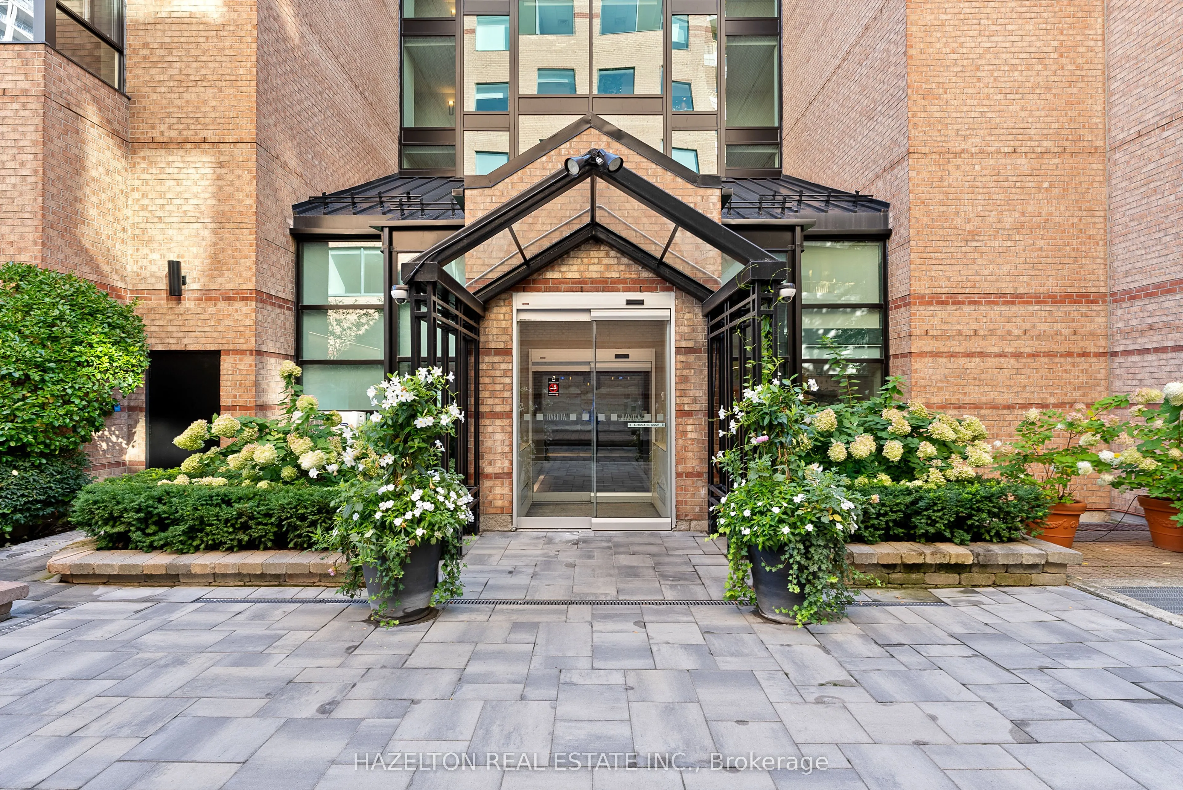 225 Davenport Road, #211