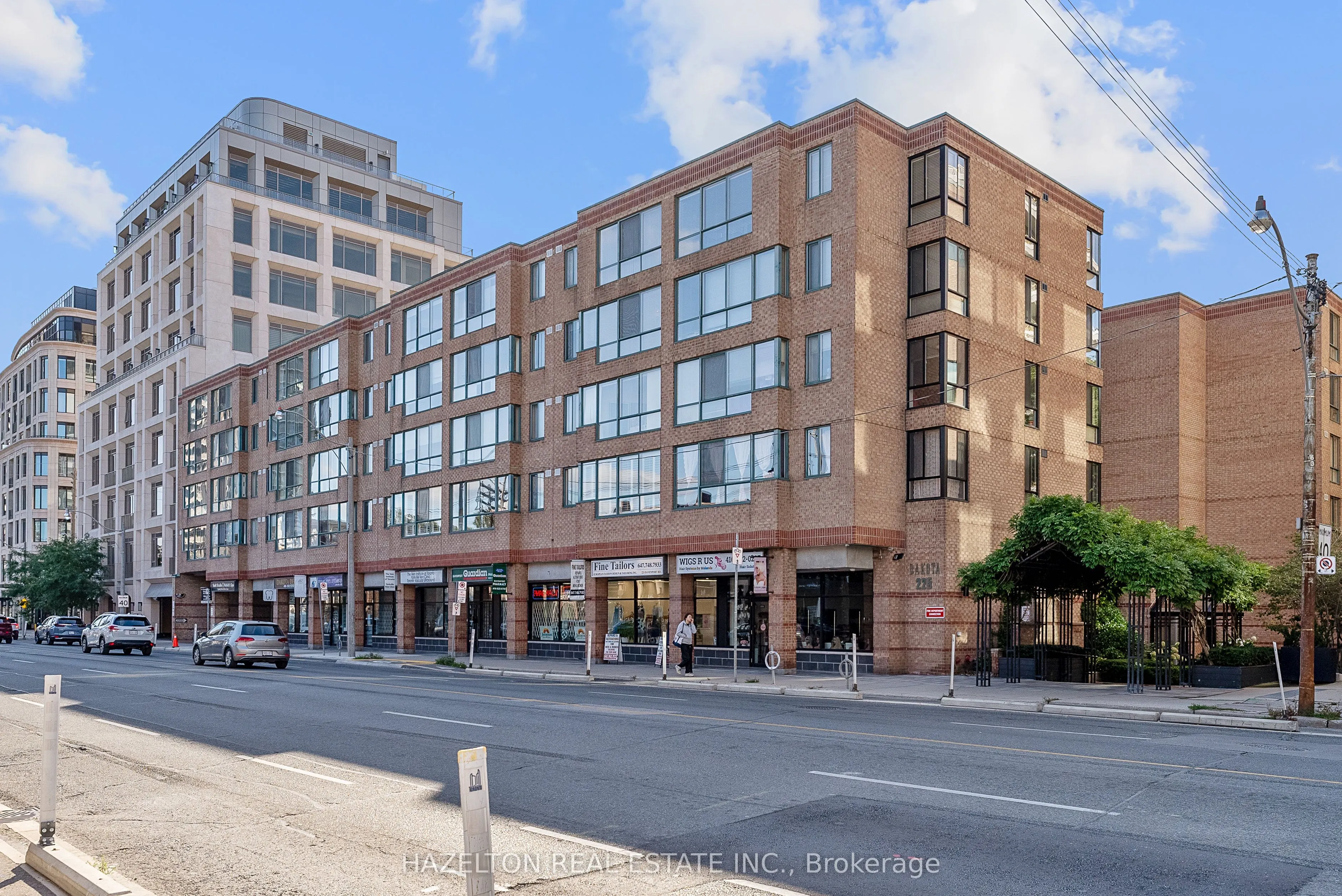 225 Davenport Road, #211