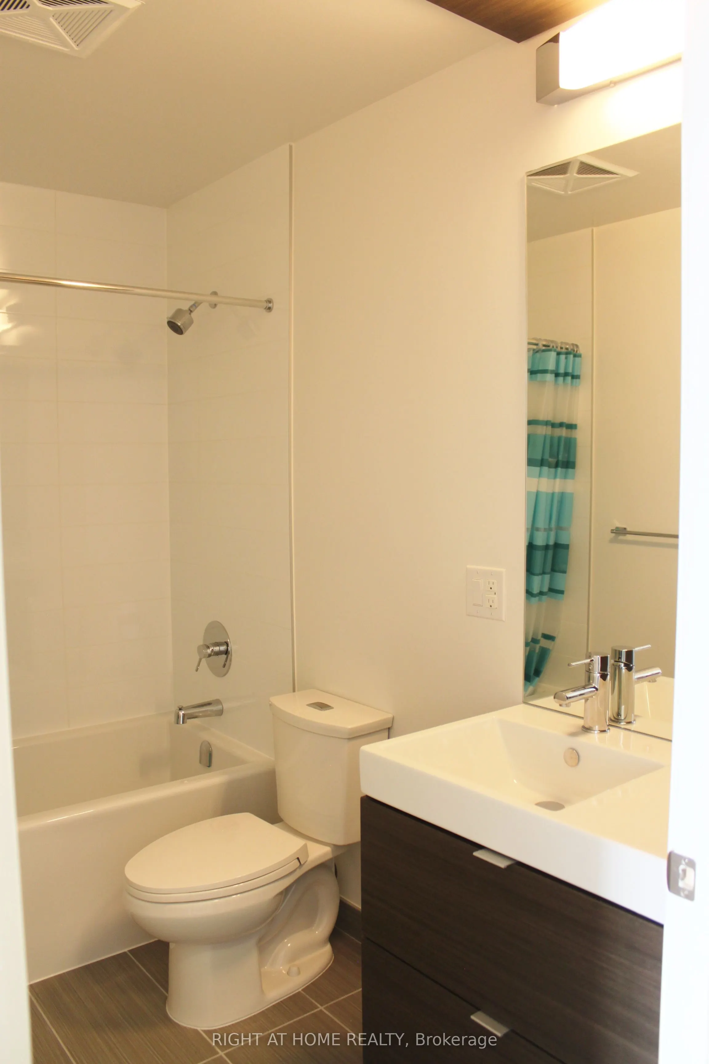 62 Forest Manor Road, #1010
