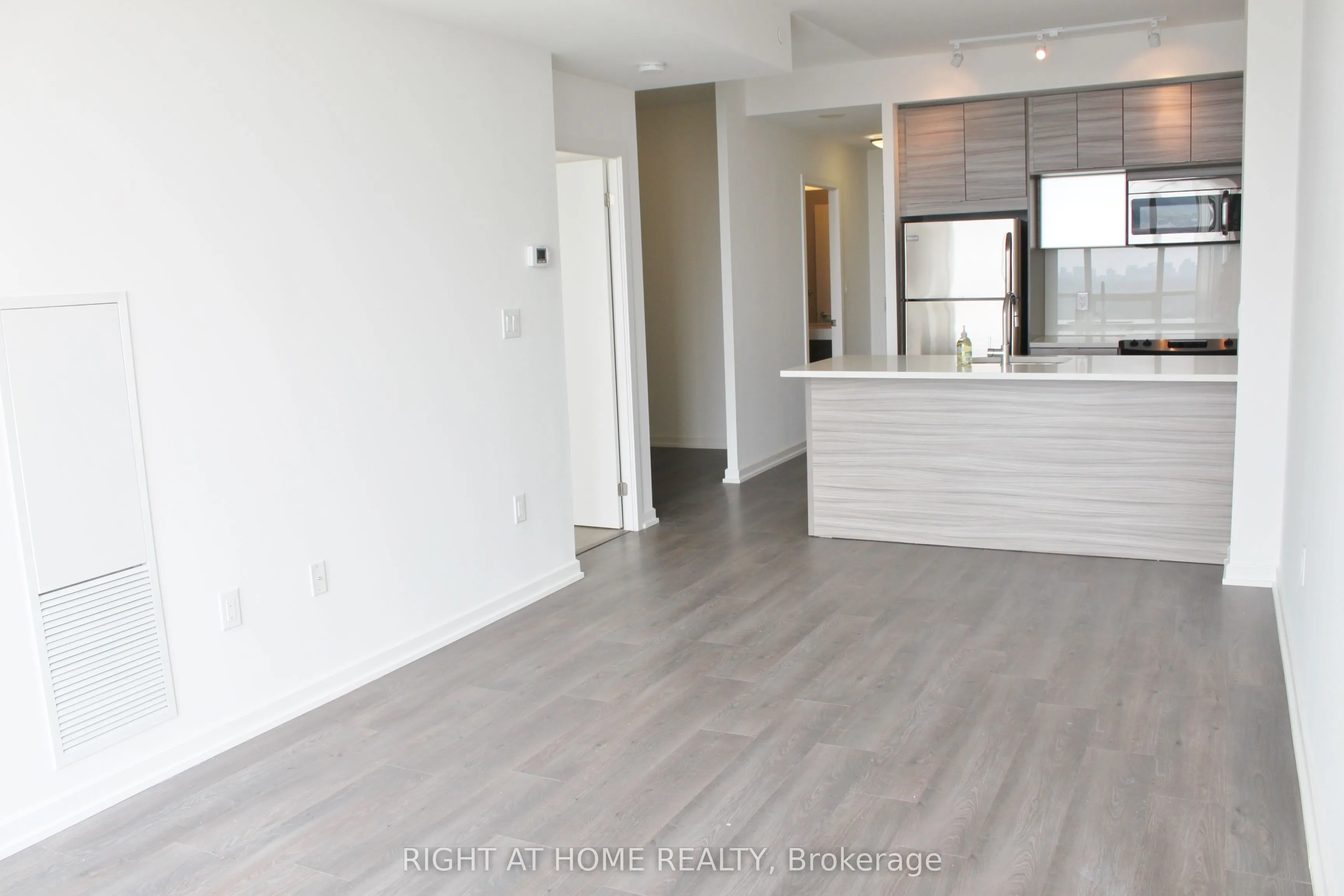 62 Forest Manor Road, #1010