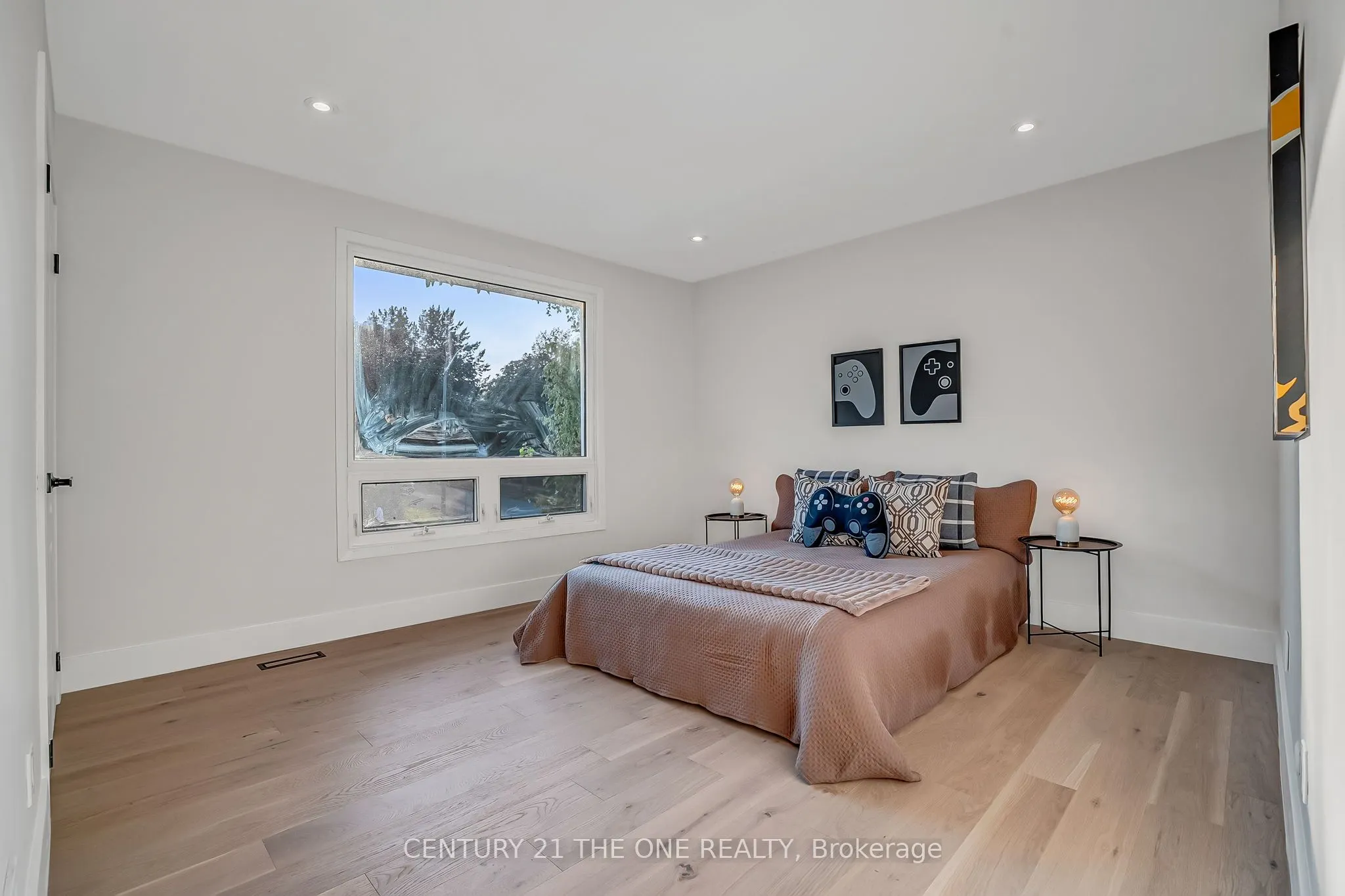 225 Maxome Avenue