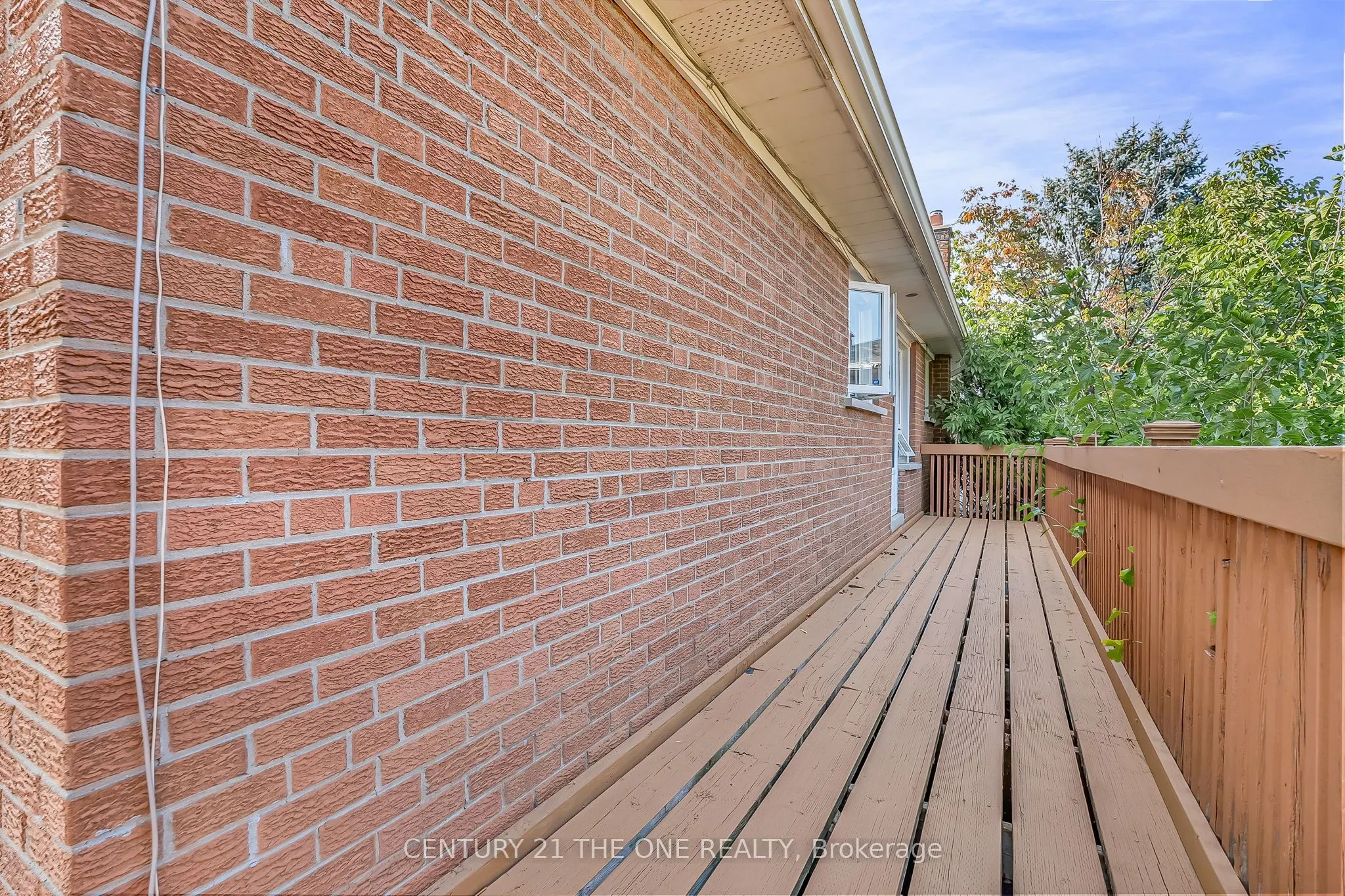 225 Maxome Avenue