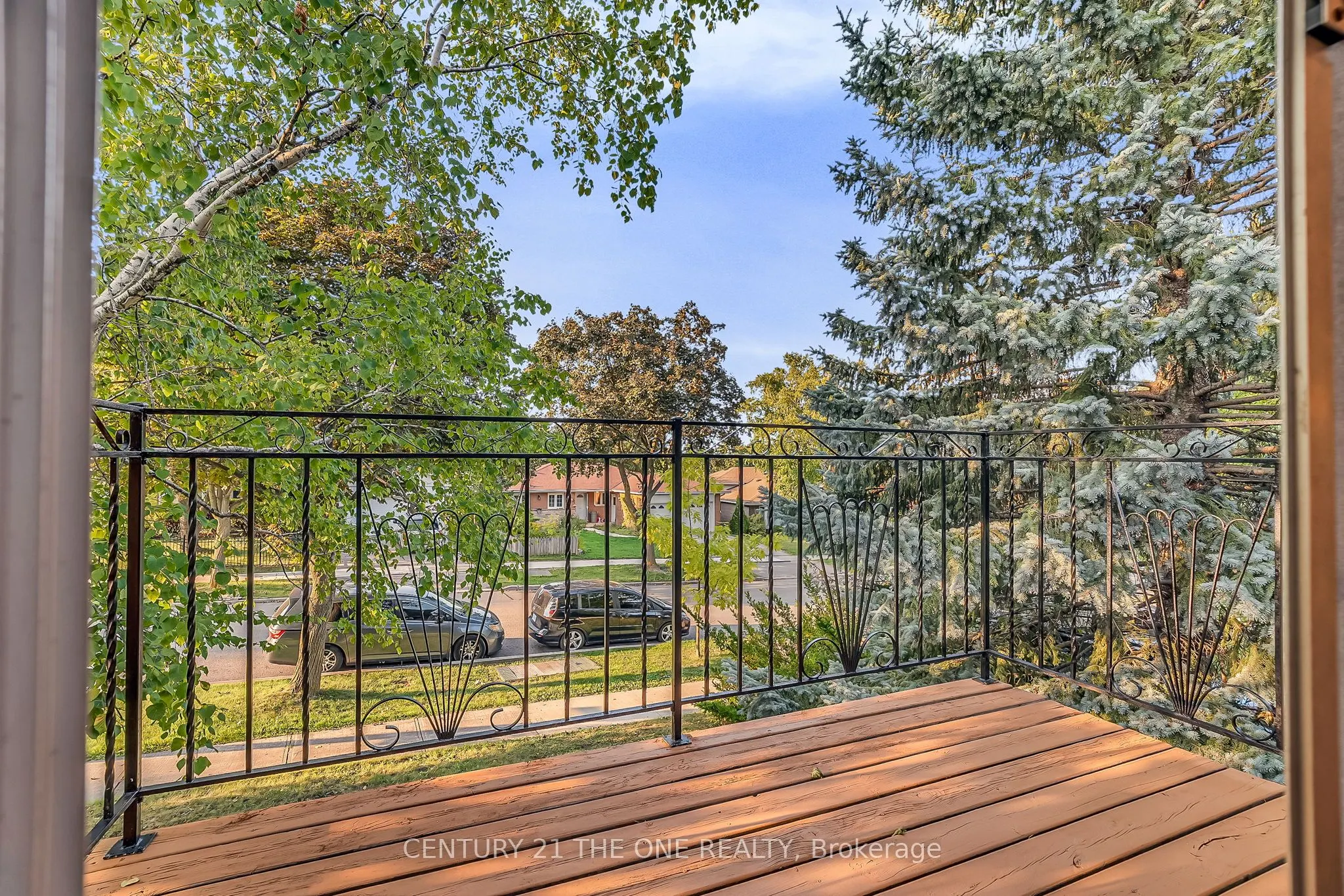 225 Maxome Avenue