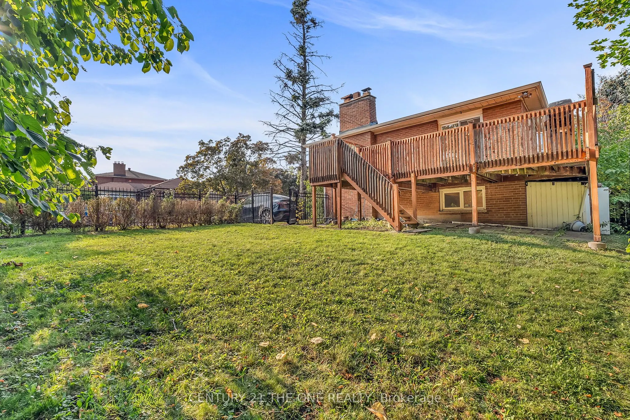 225 Maxome Avenue