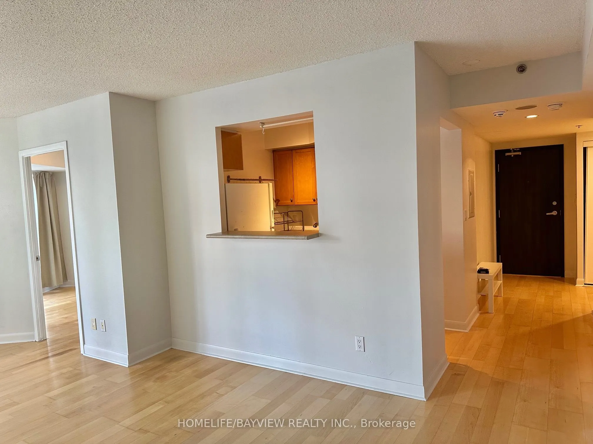 210 Victoria Street, #610
