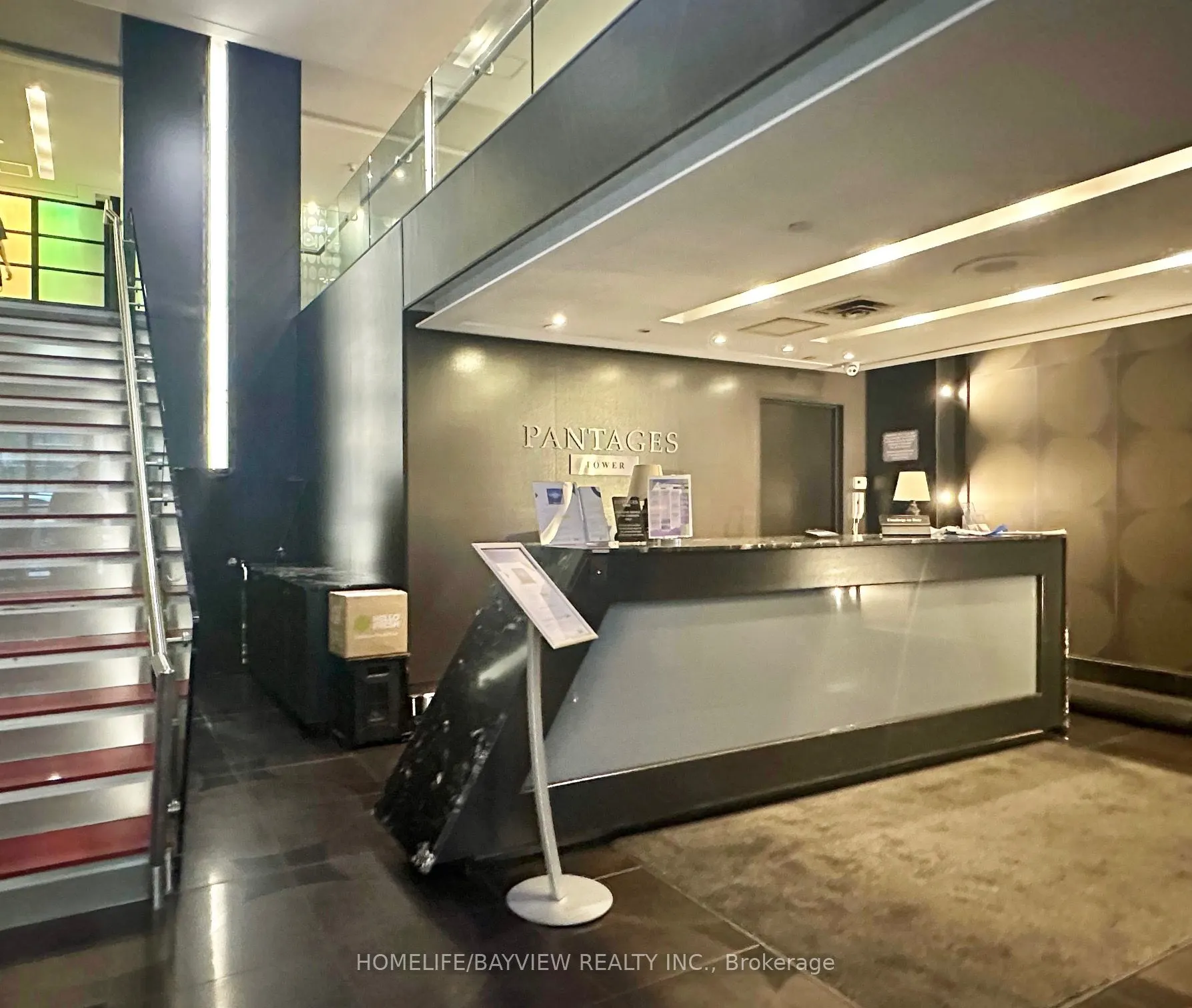 210 Victoria Street, #610
