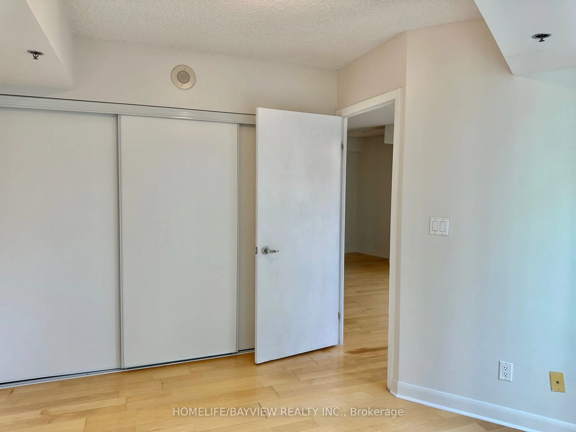 210 Victoria Street, #610