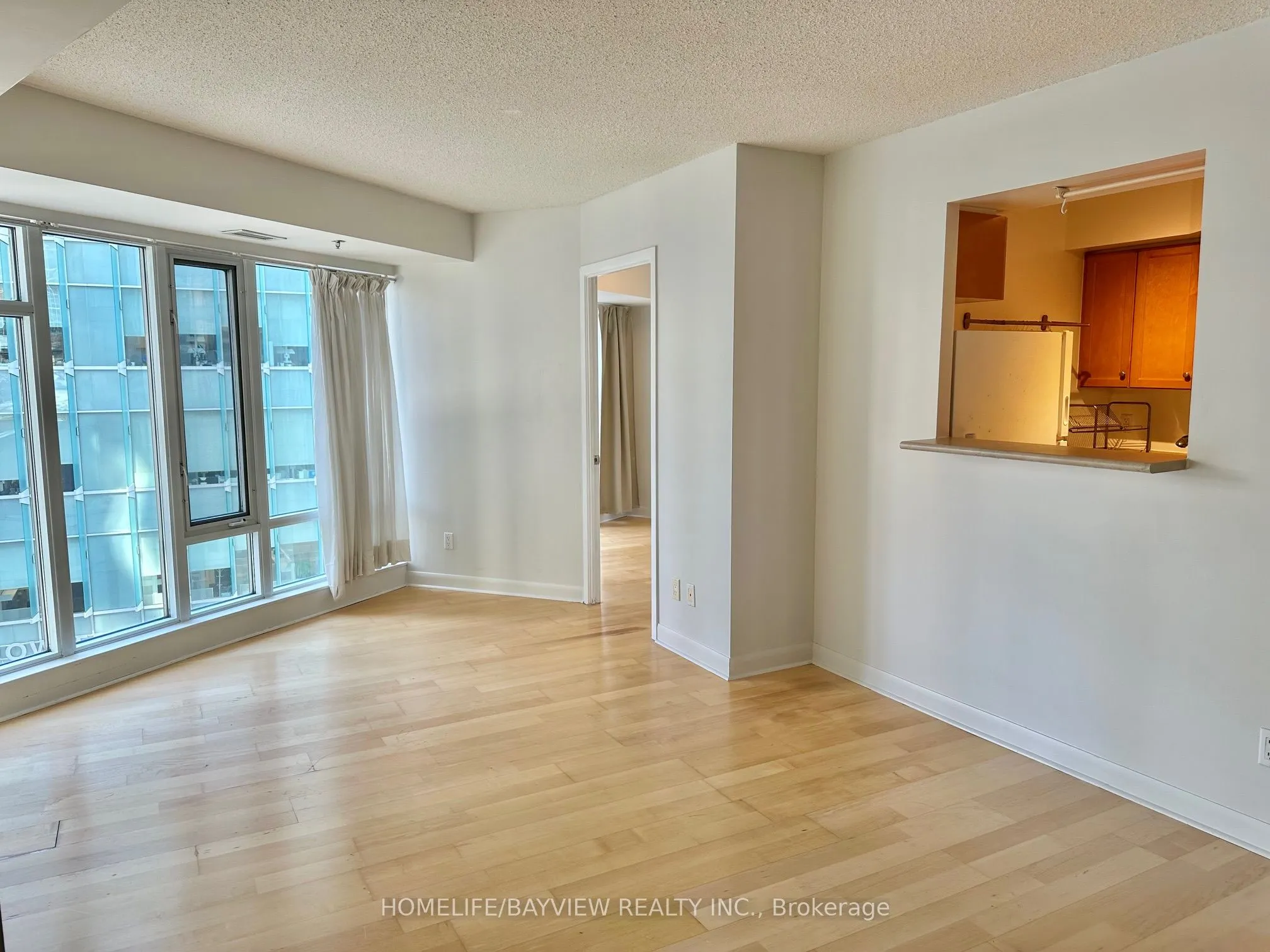 210 Victoria Street, #610