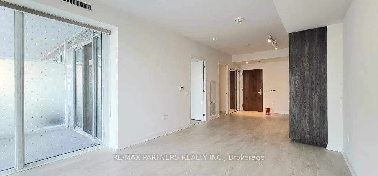 15 Queen's Quay E, #219