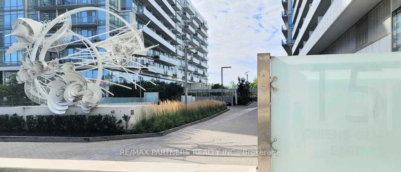 15 Queen's Quay E, #219
