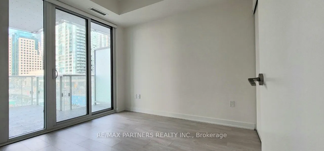 15 Queen's Quay E, #219