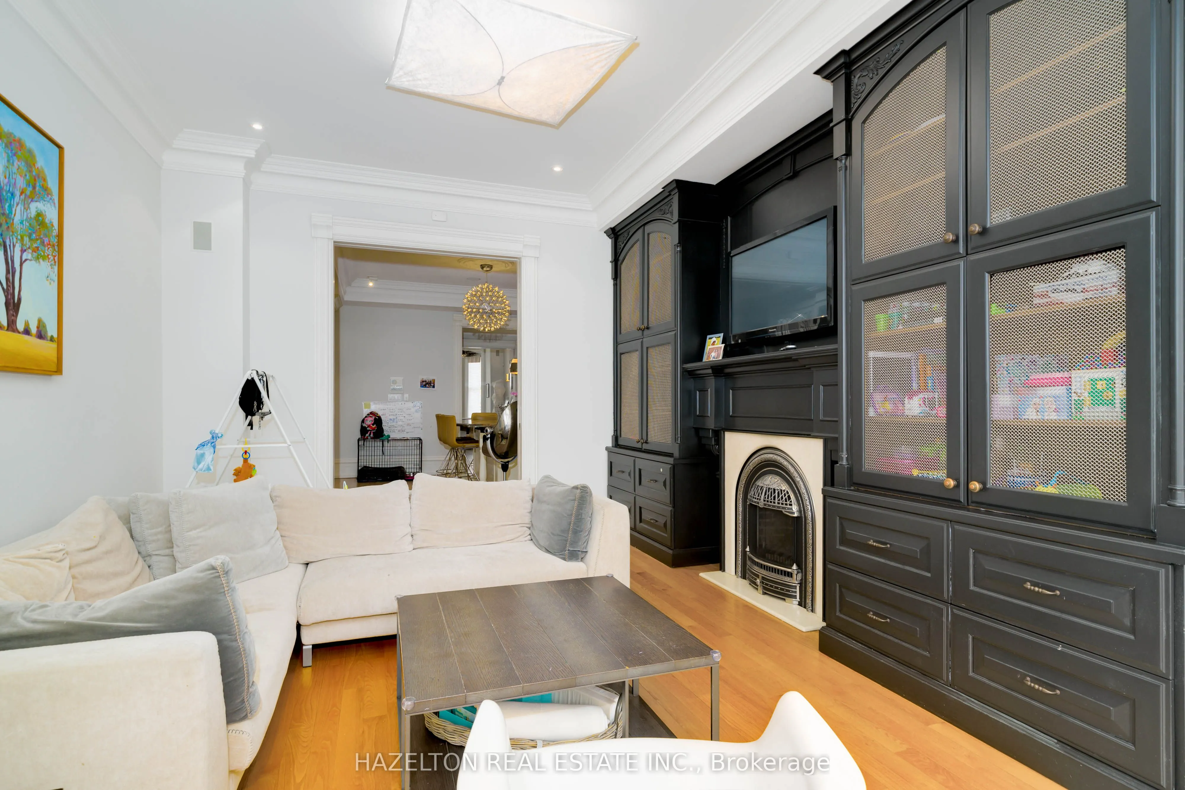 44 Hazelton Avenue