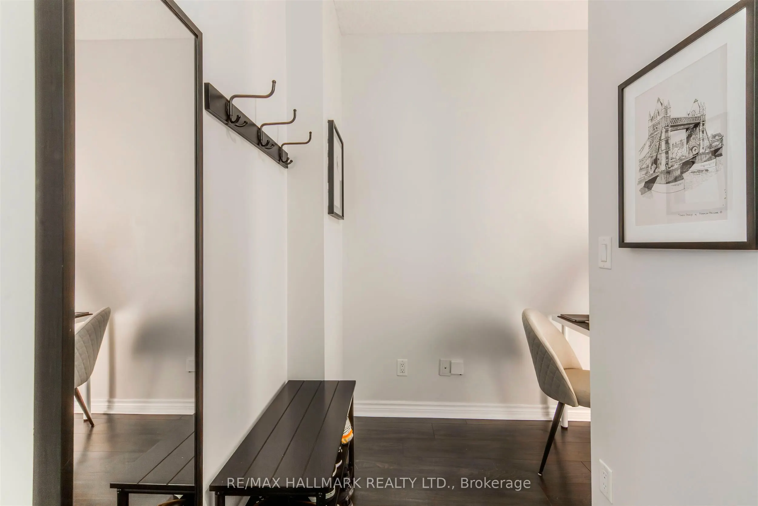 15 Bruyeres Mews, #1001