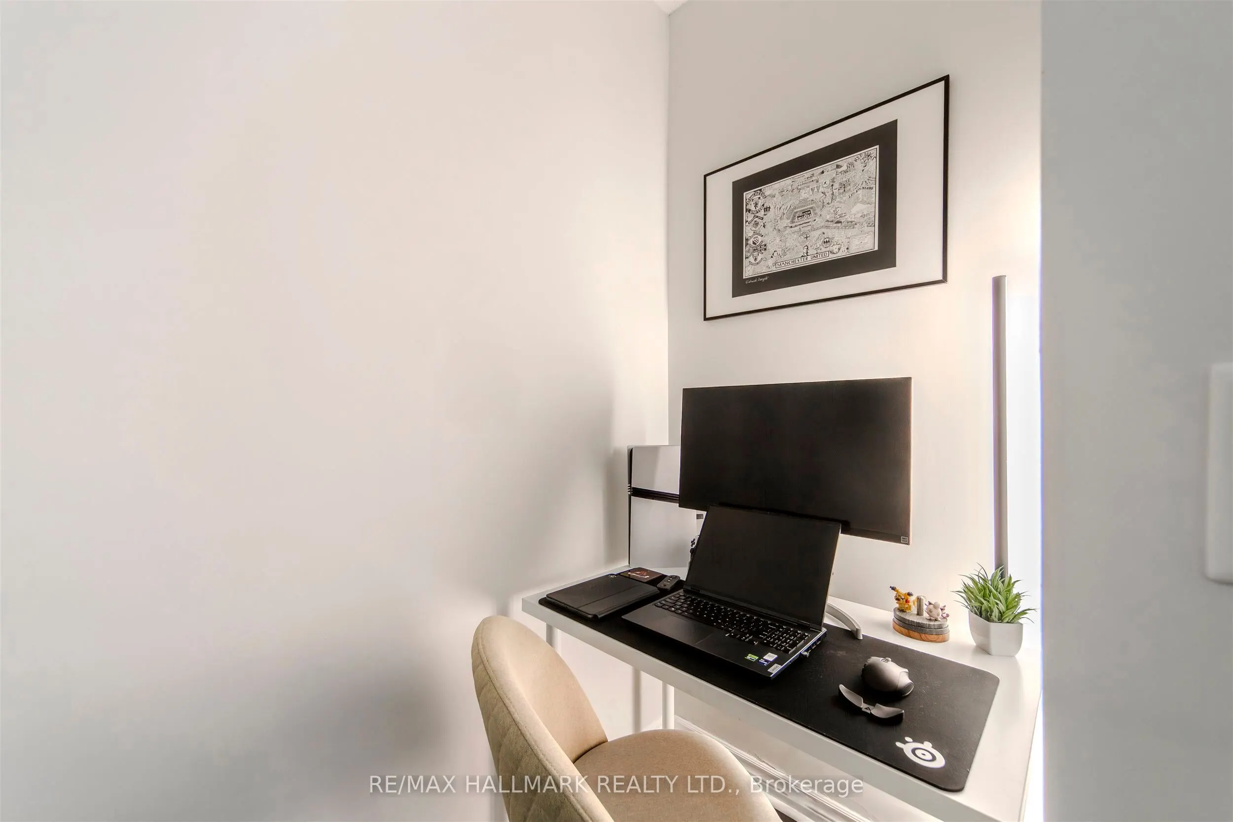 15 Bruyeres Mews, #1001