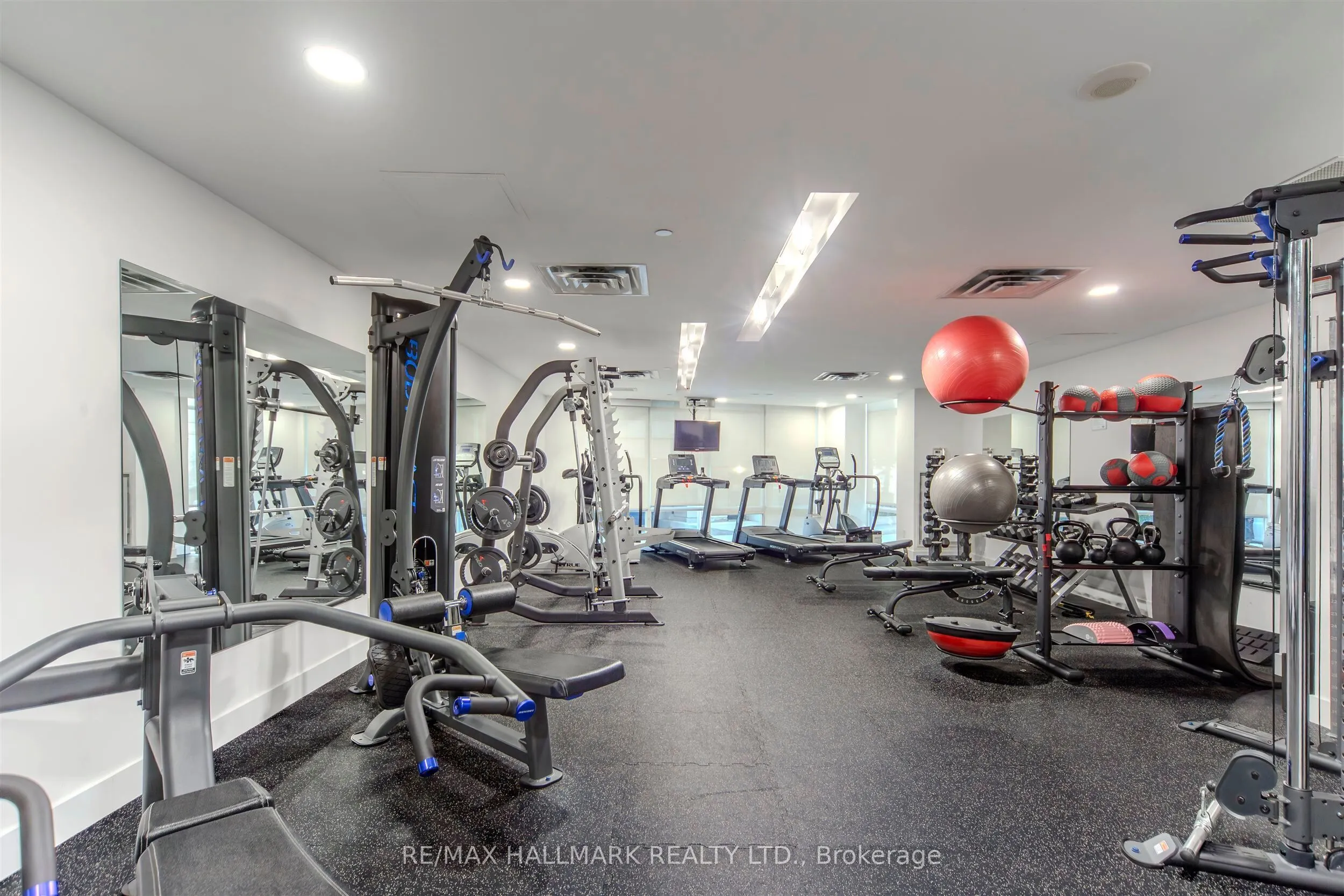 15 Bruyeres Mews, #1001