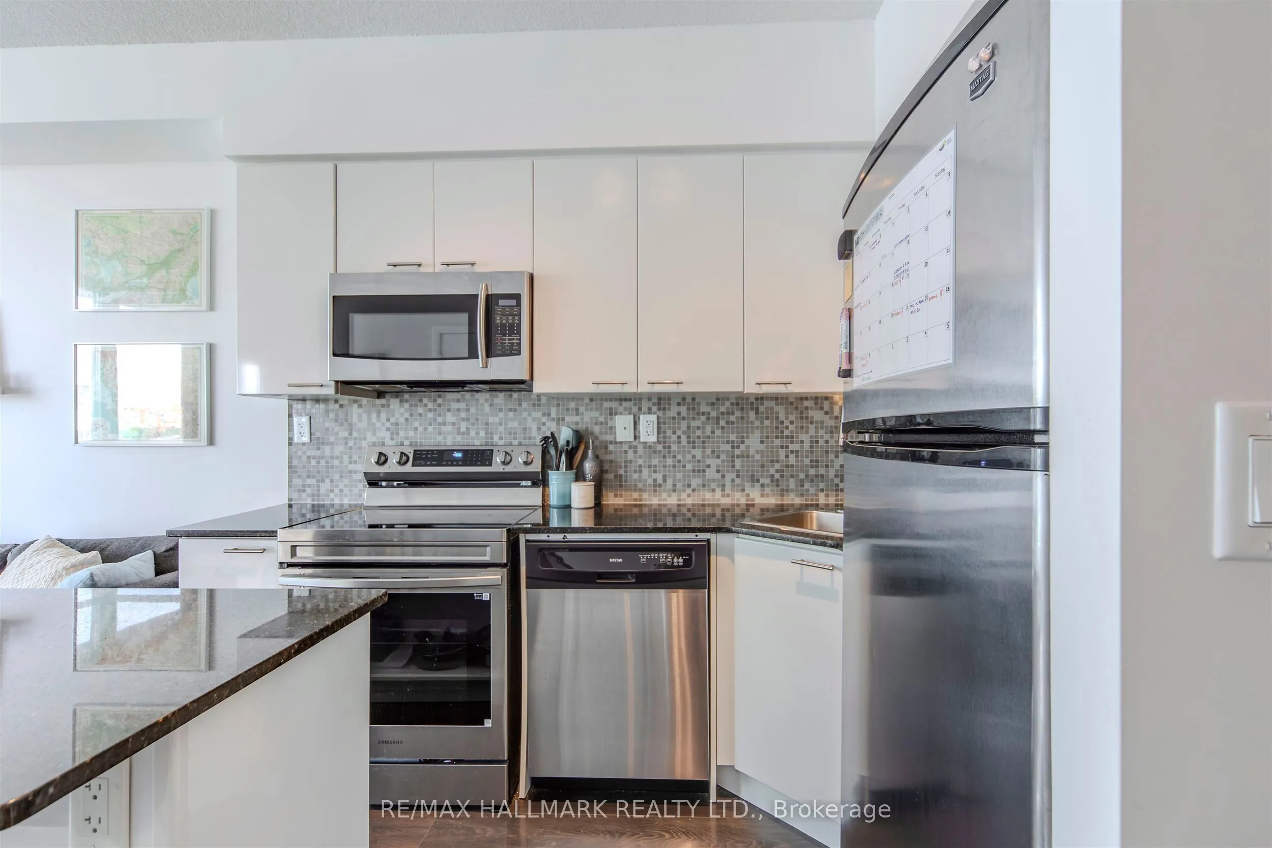 15 Bruyeres Mews, #1001