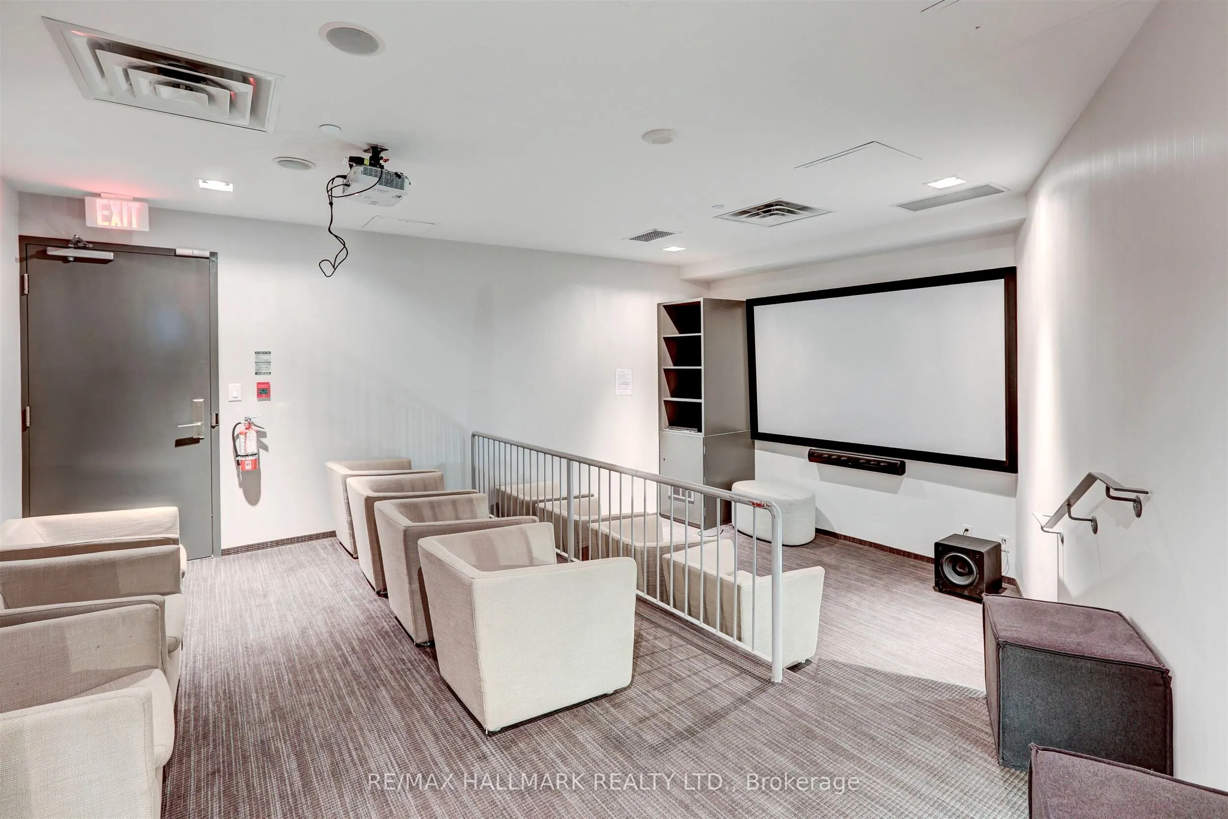 15 Bruyeres Mews, #1001