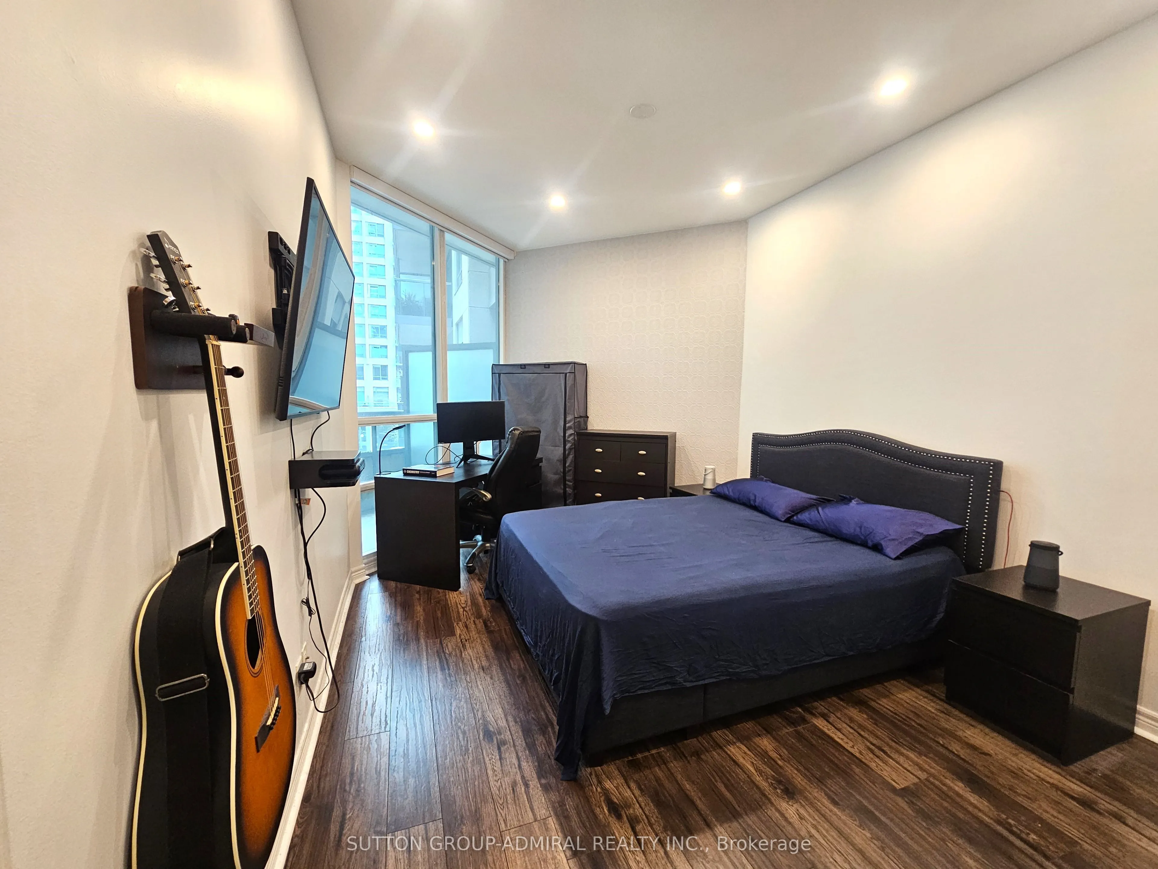 51 Lower Simcoe Street, #228