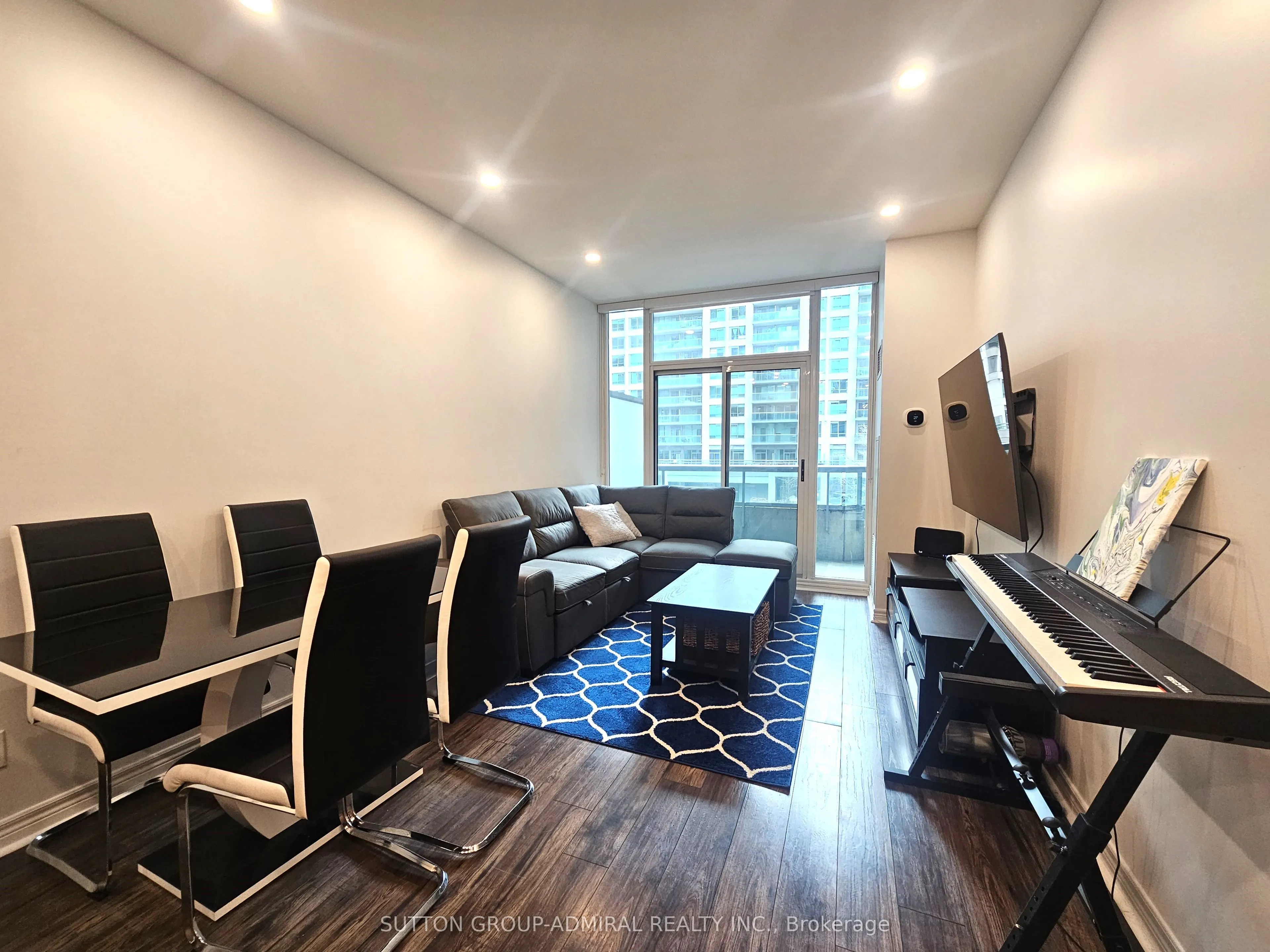 51 Lower Simcoe Street, #228