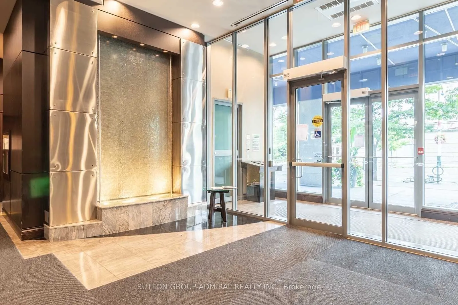 51 Lower Simcoe Street, #228