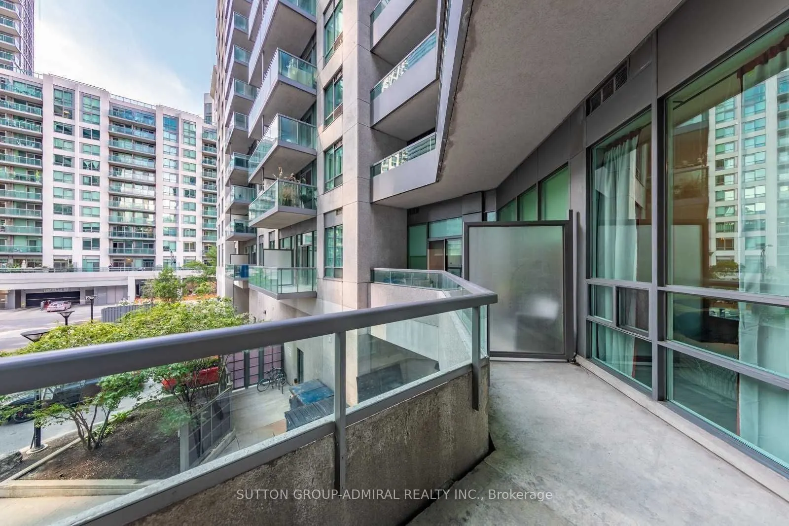 51 Lower Simcoe Street, #228