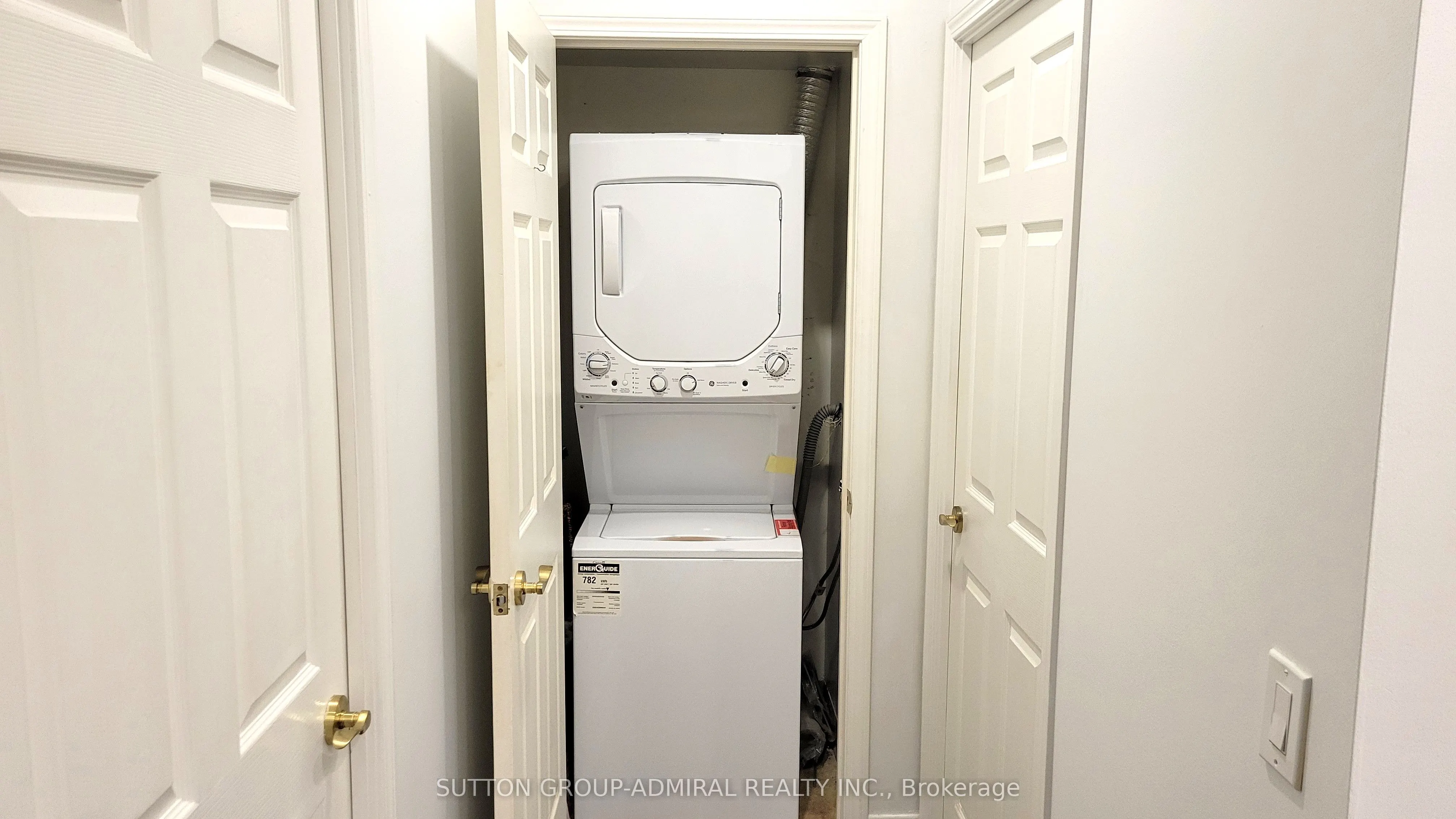 51 Lower Simcoe Street, #228