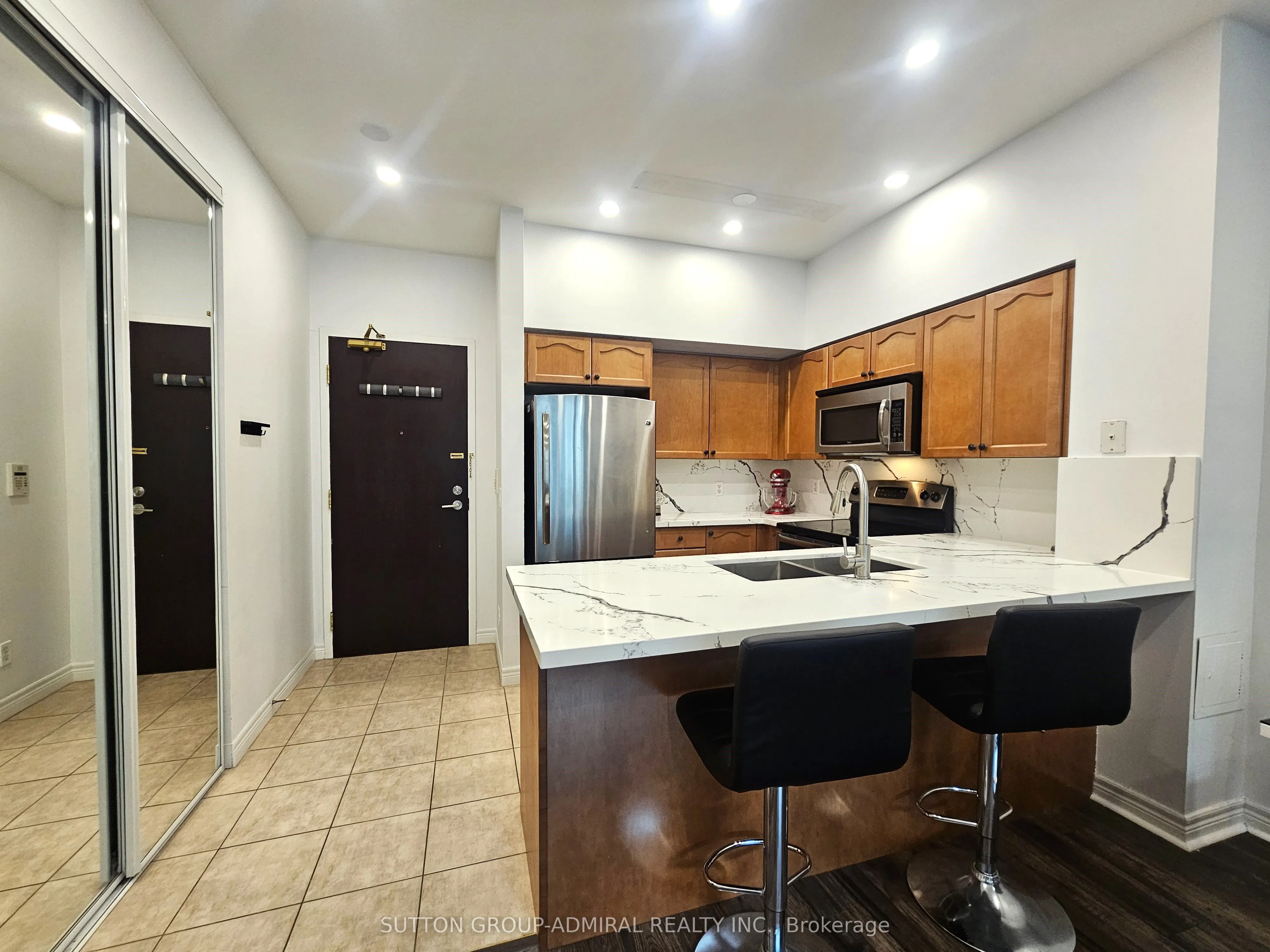 51 Lower Simcoe Street, #228