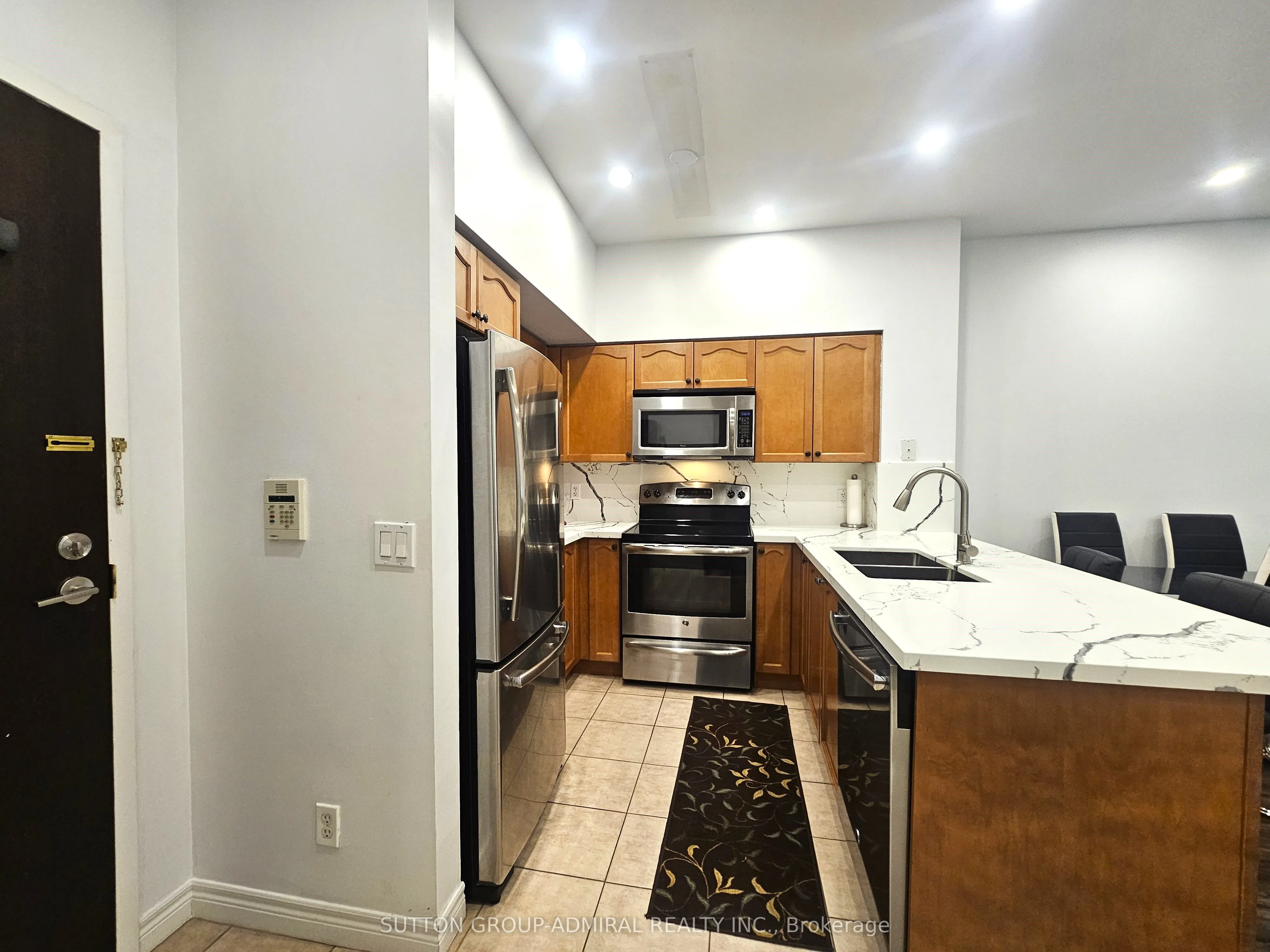 51 Lower Simcoe Street, #228