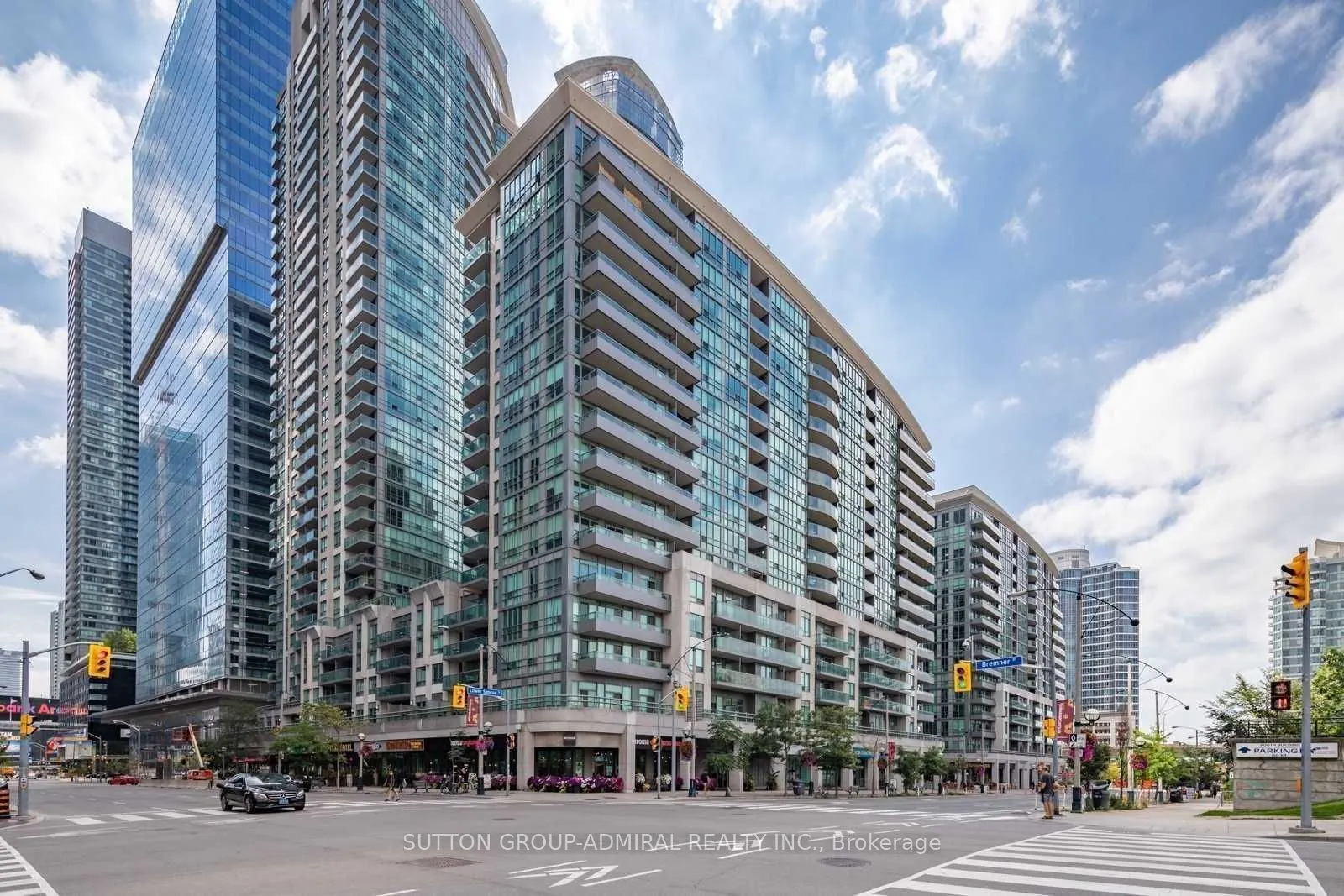 51 Lower Simcoe Street, #228