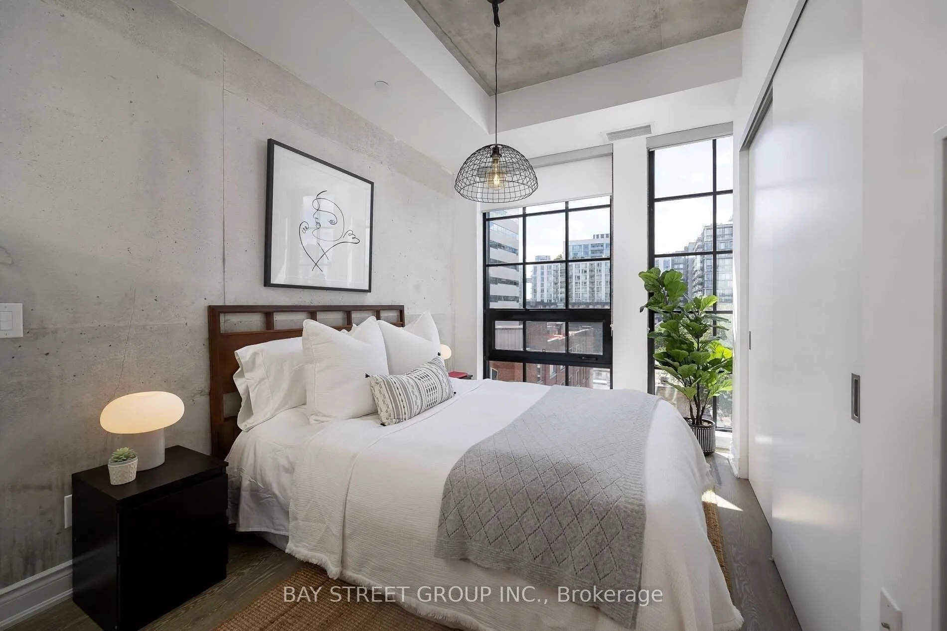 608 Richmond Street W, #614
