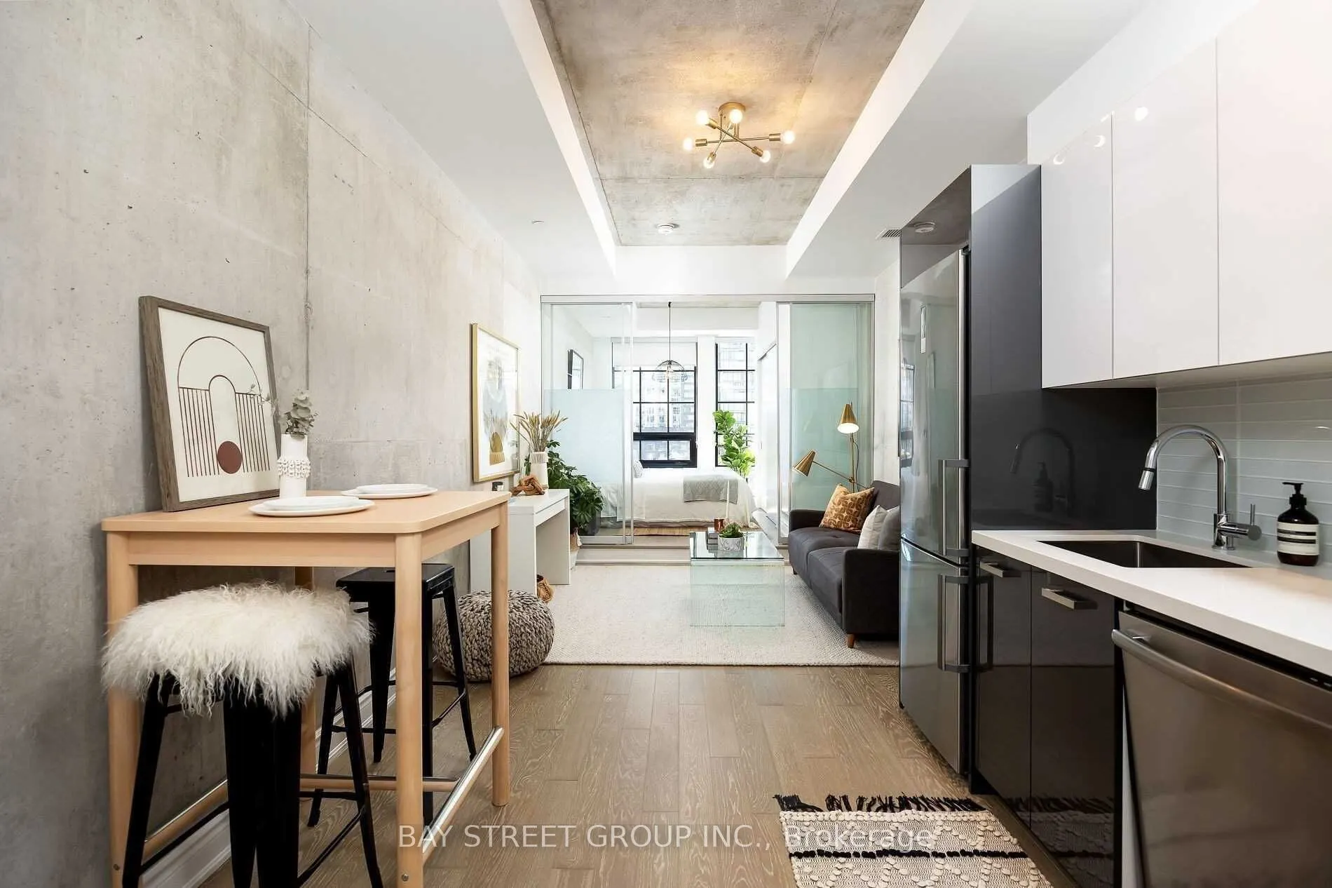 608 Richmond Street W, #614