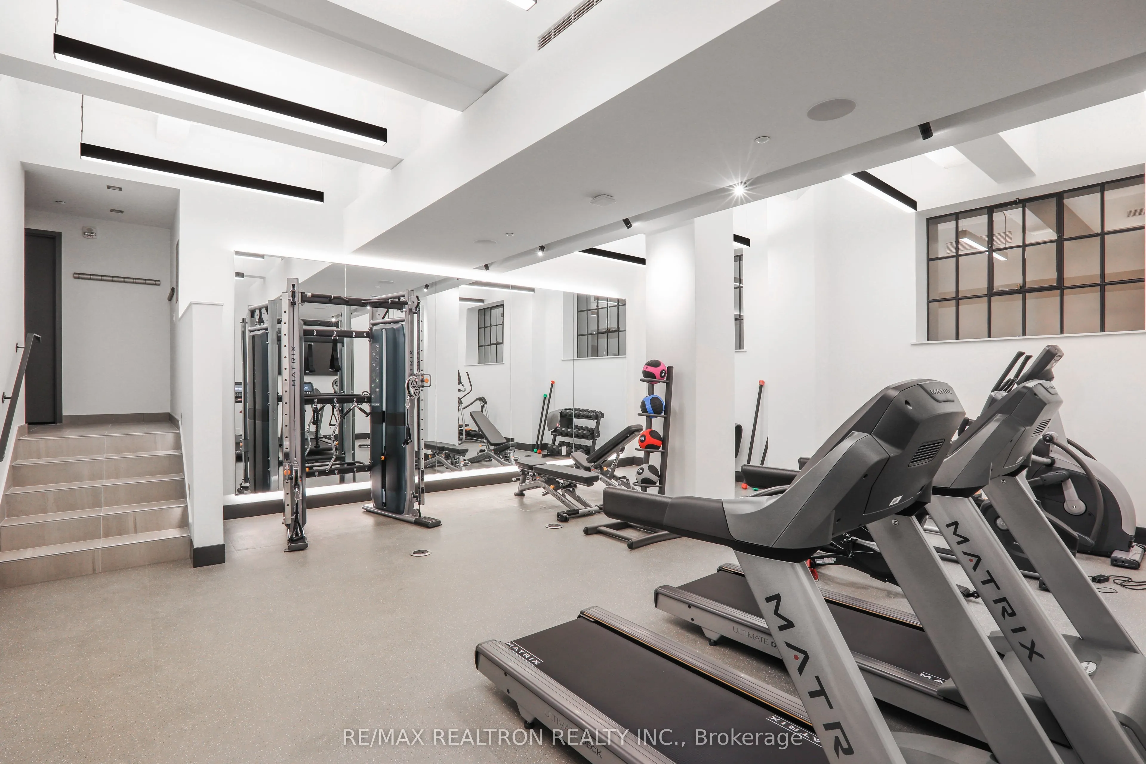 2 Clarendon Avenue, #208