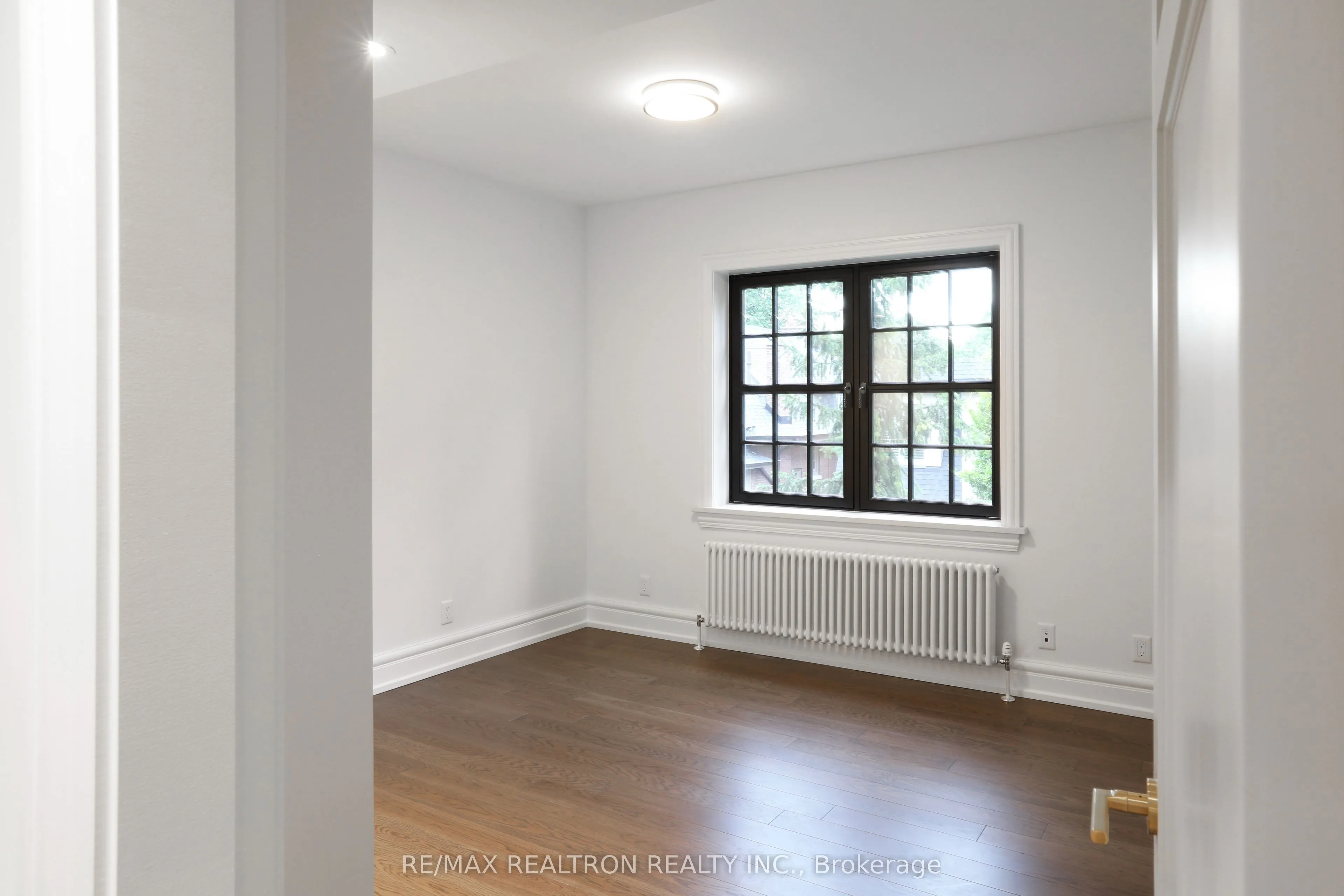 2 Clarendon Avenue, #208