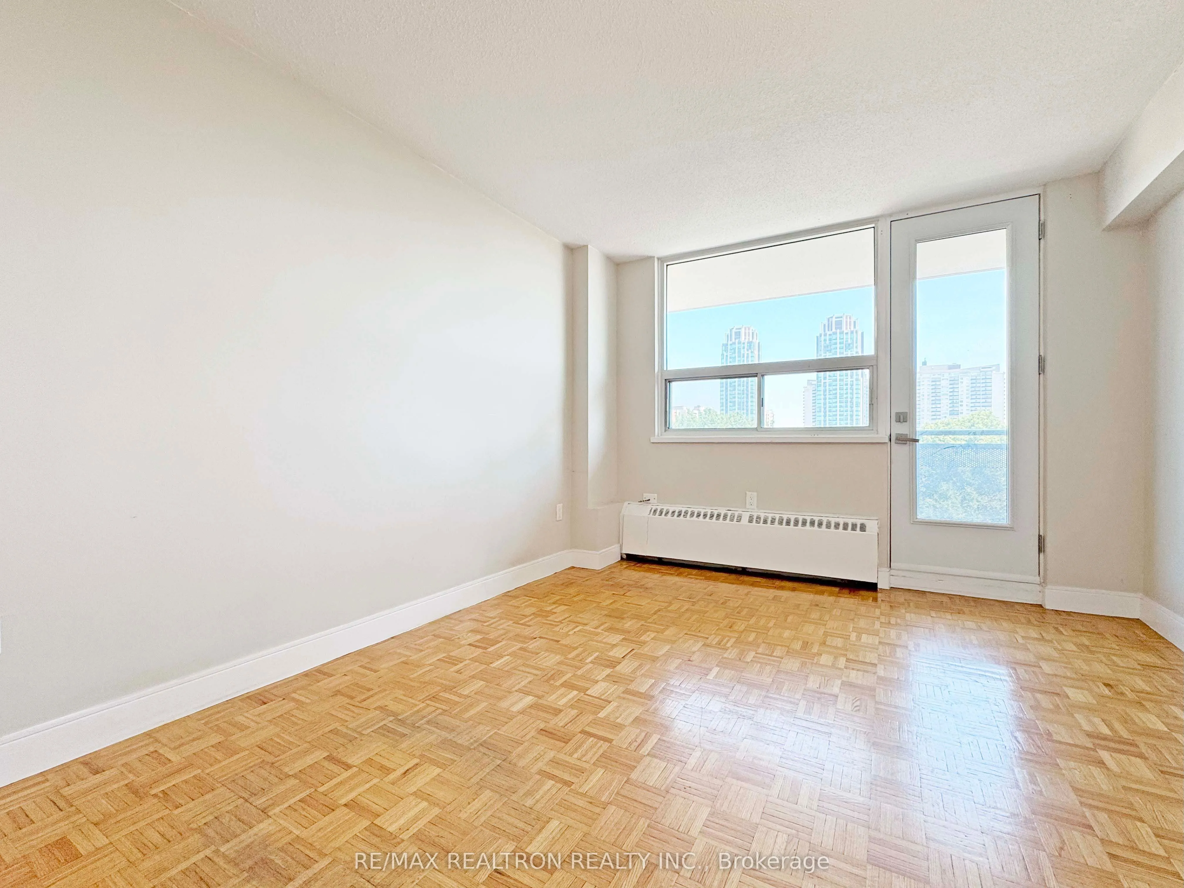 1500 Bathurst Street, #207