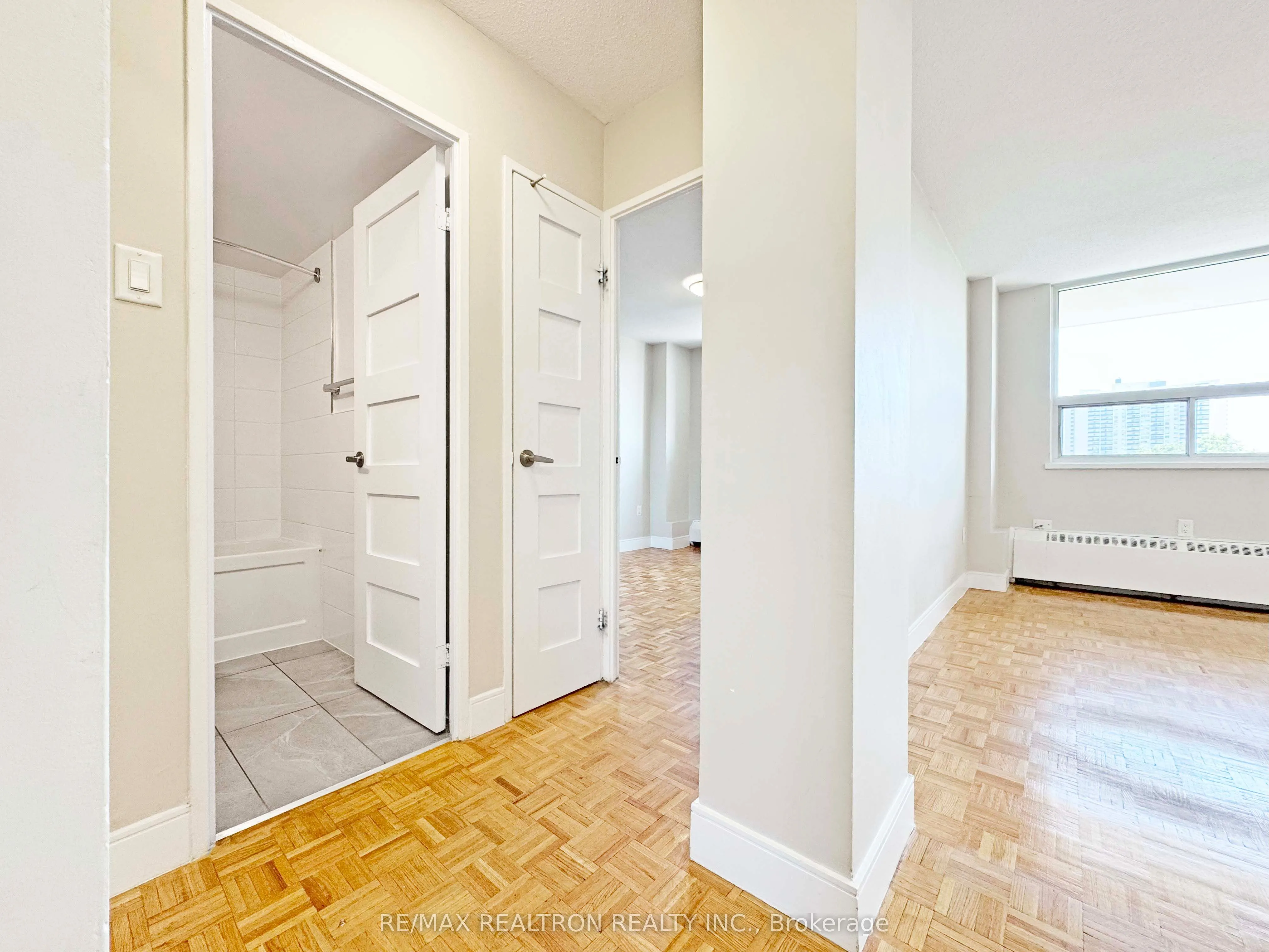 1500 Bathurst Street, #207
