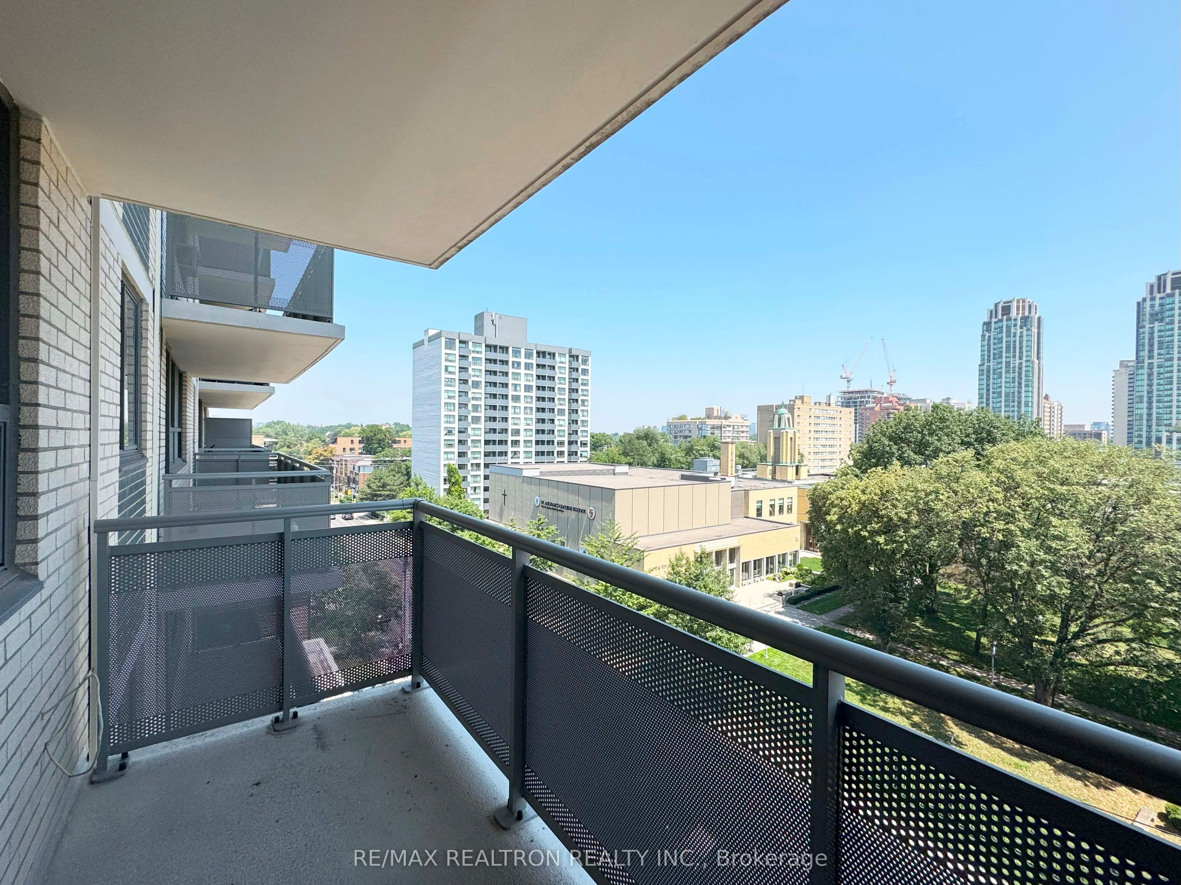 1500 Bathurst Street, #207