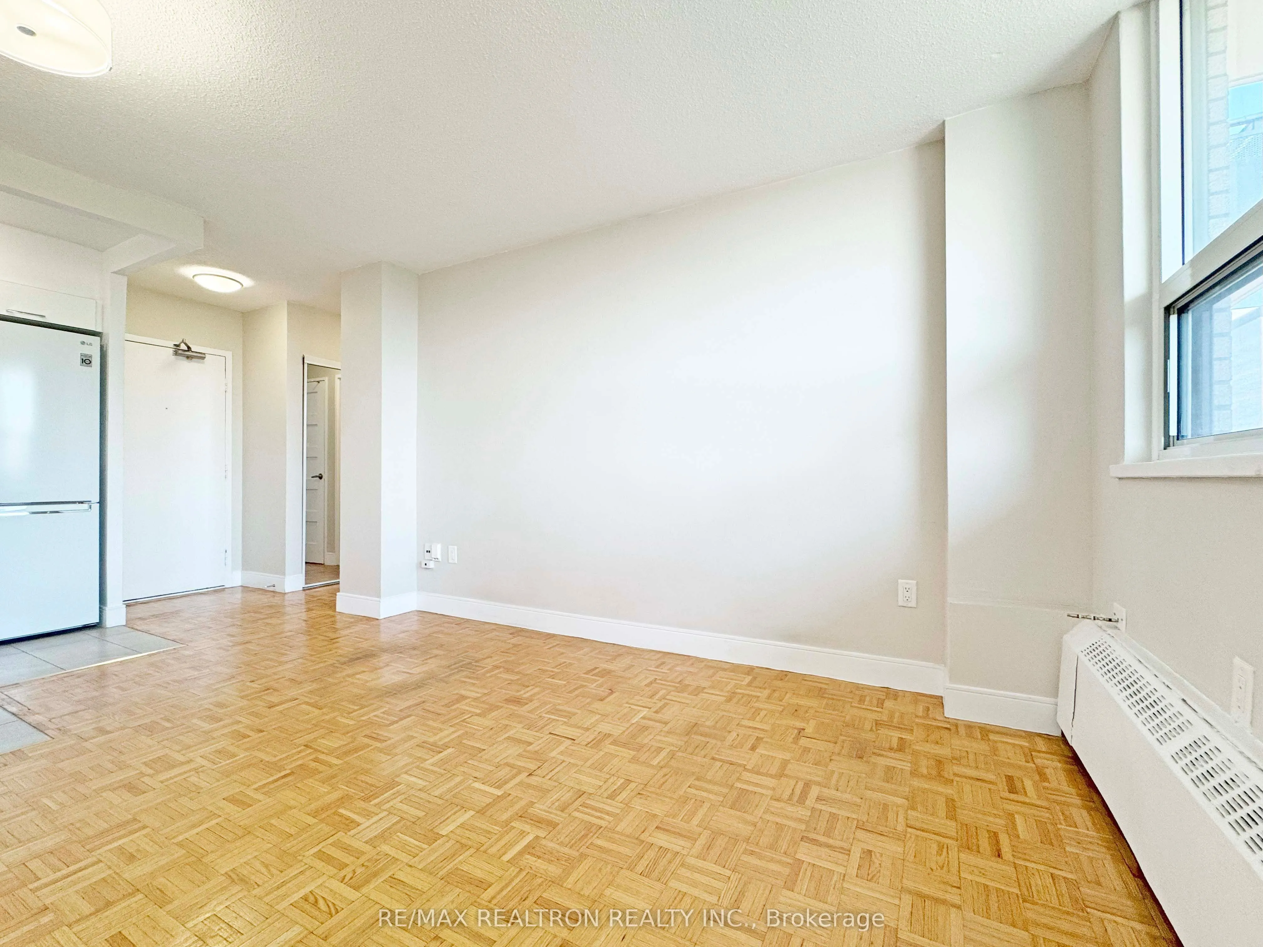 1500 Bathurst Street, #207