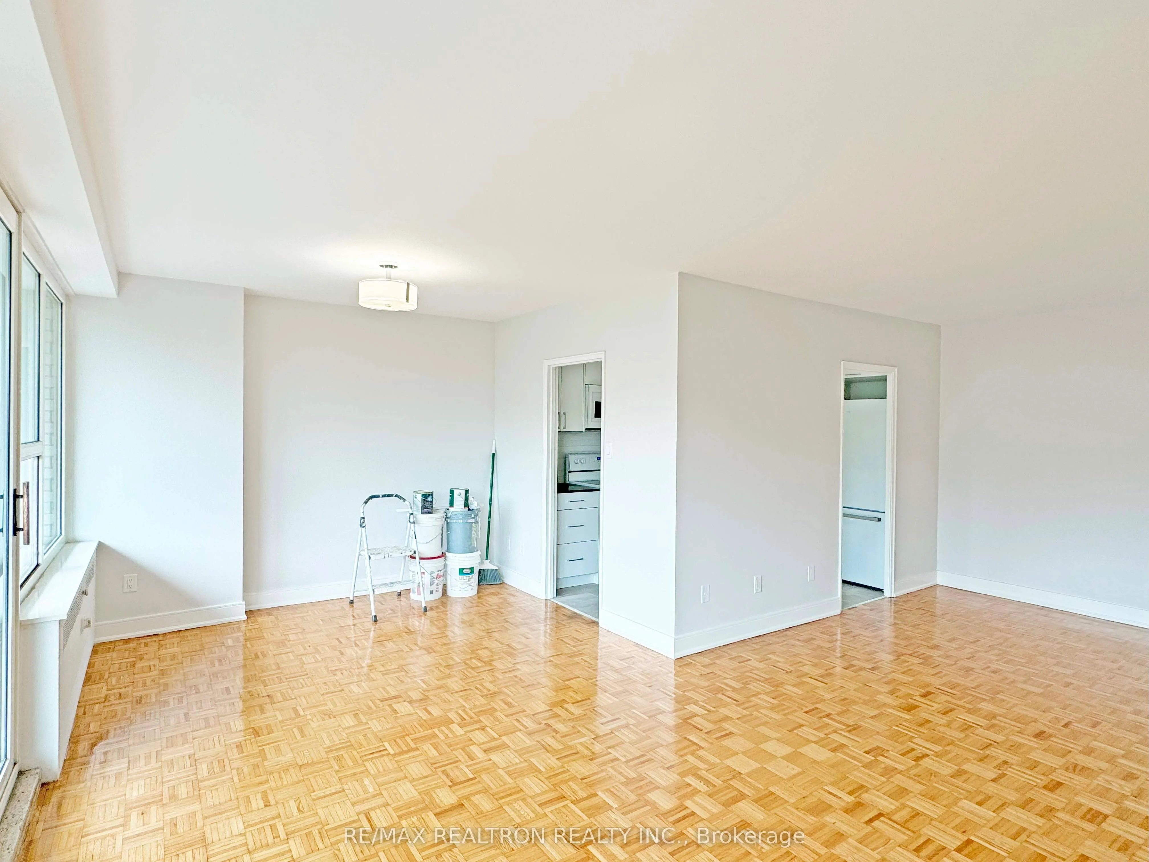 10 Shallmar Boulevard, #407