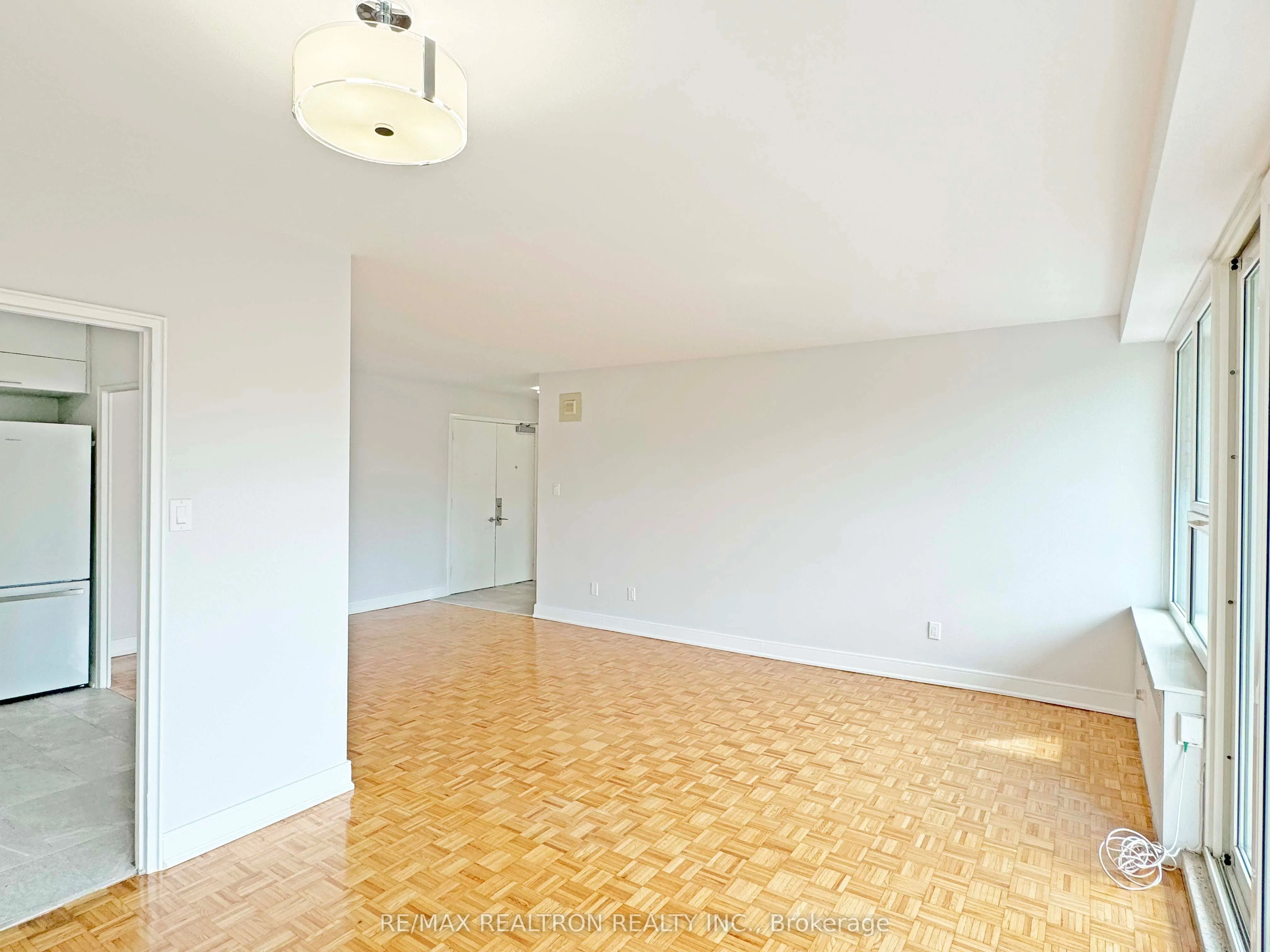 10 Shallmar Boulevard, #407