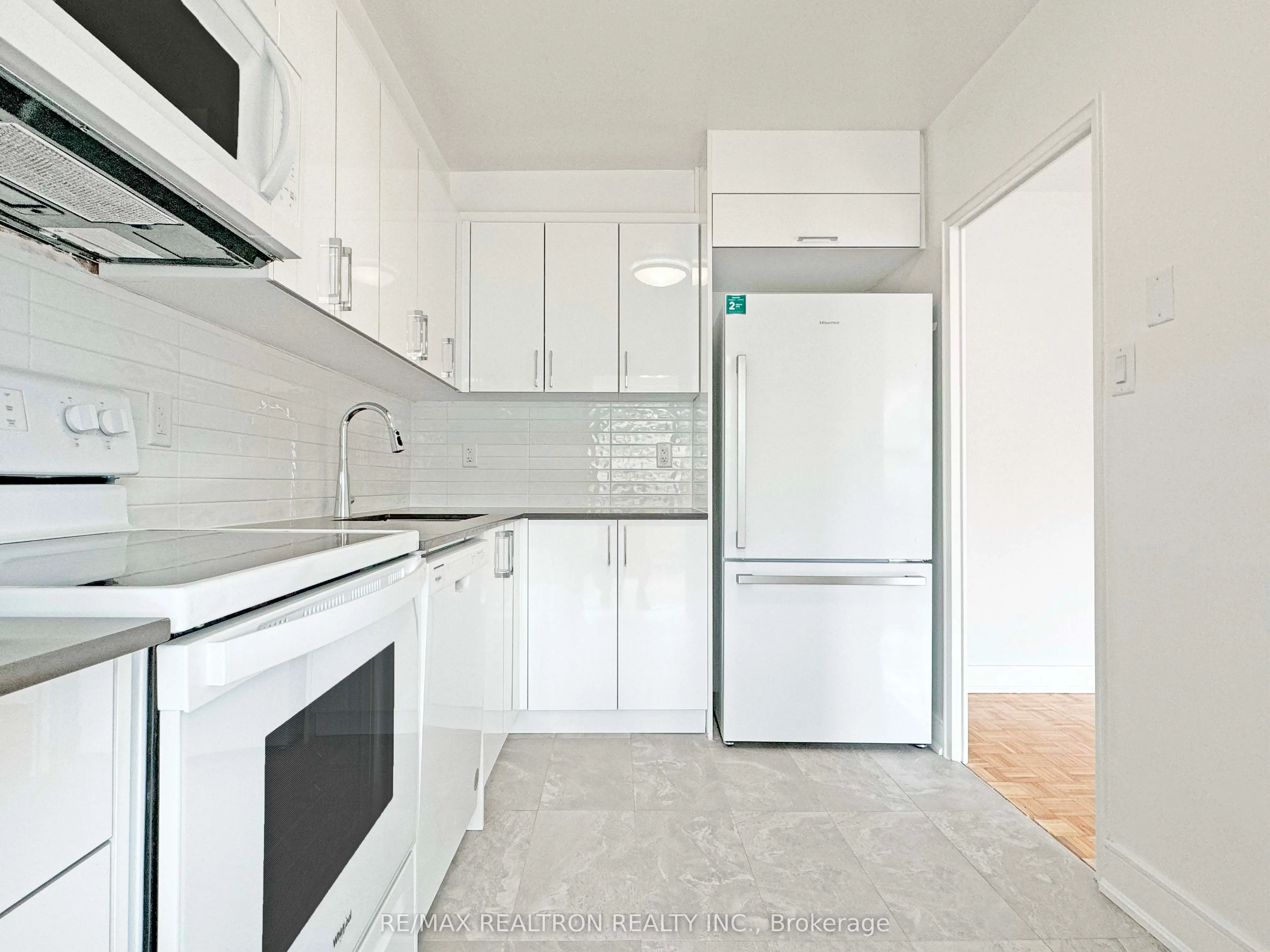 10 Shallmar Boulevard, #407