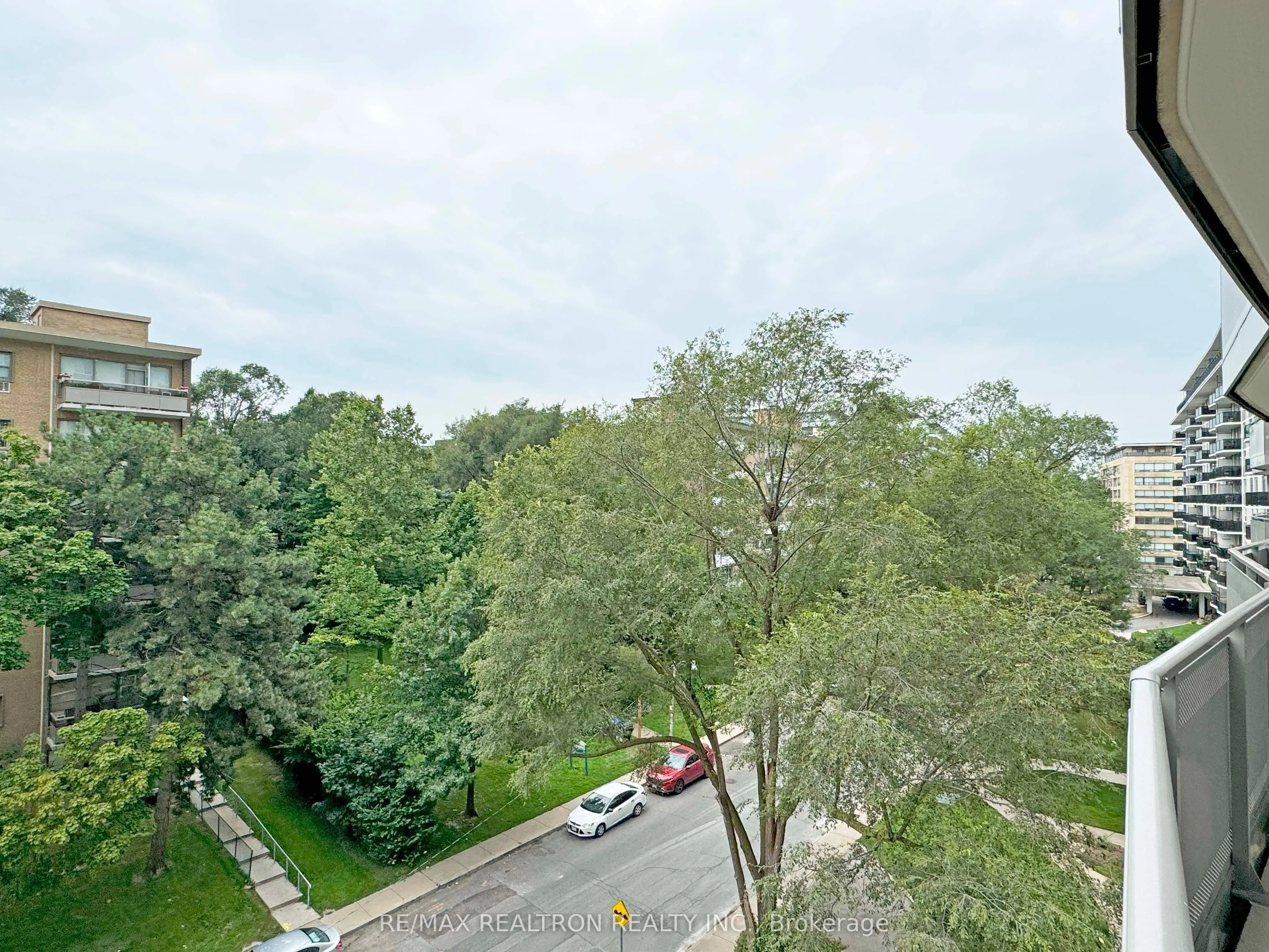 10 Shallmar Boulevard, #407