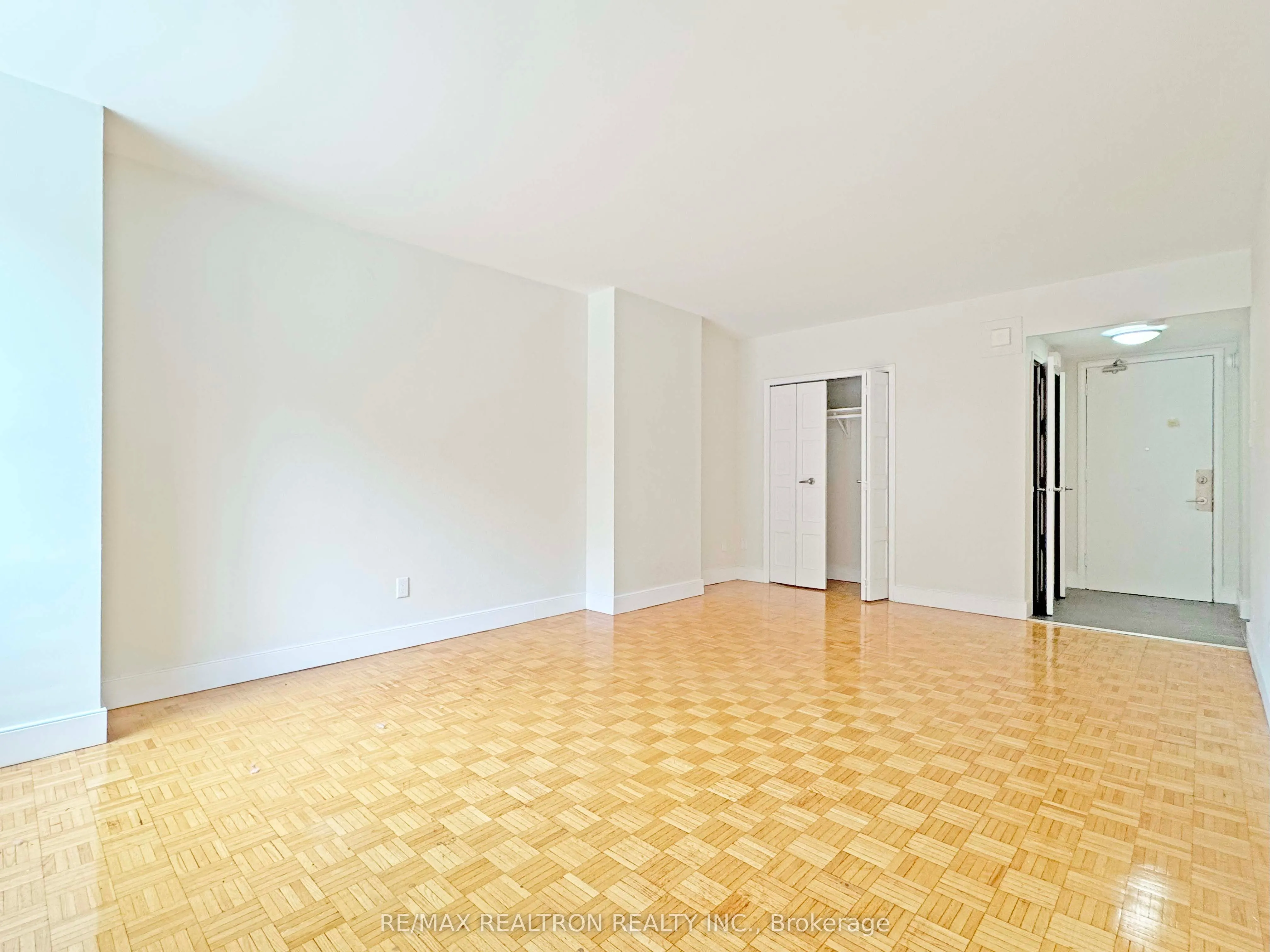 10 Shallmar Boulevard, #205