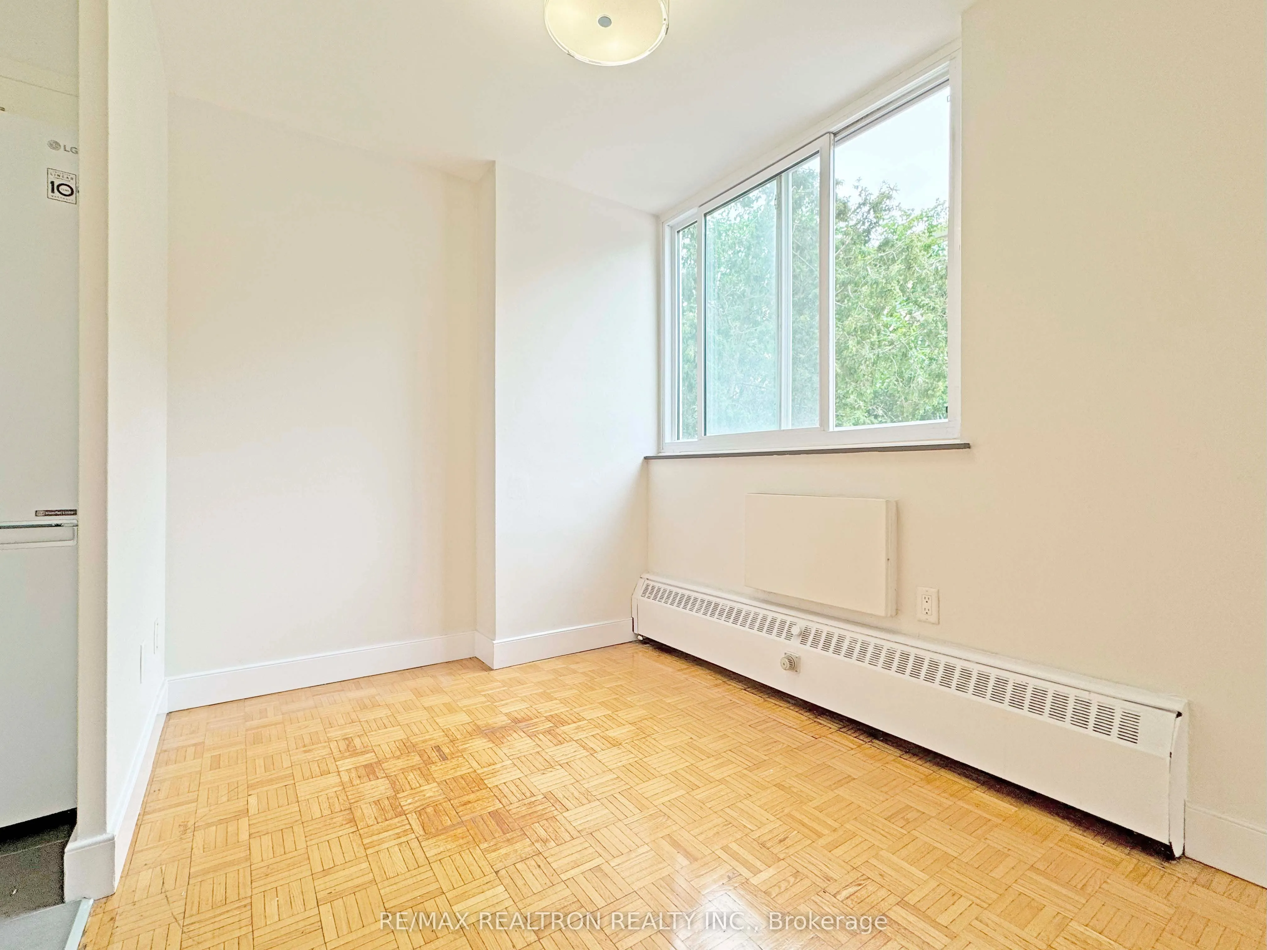 10 Shallmar Boulevard, #205