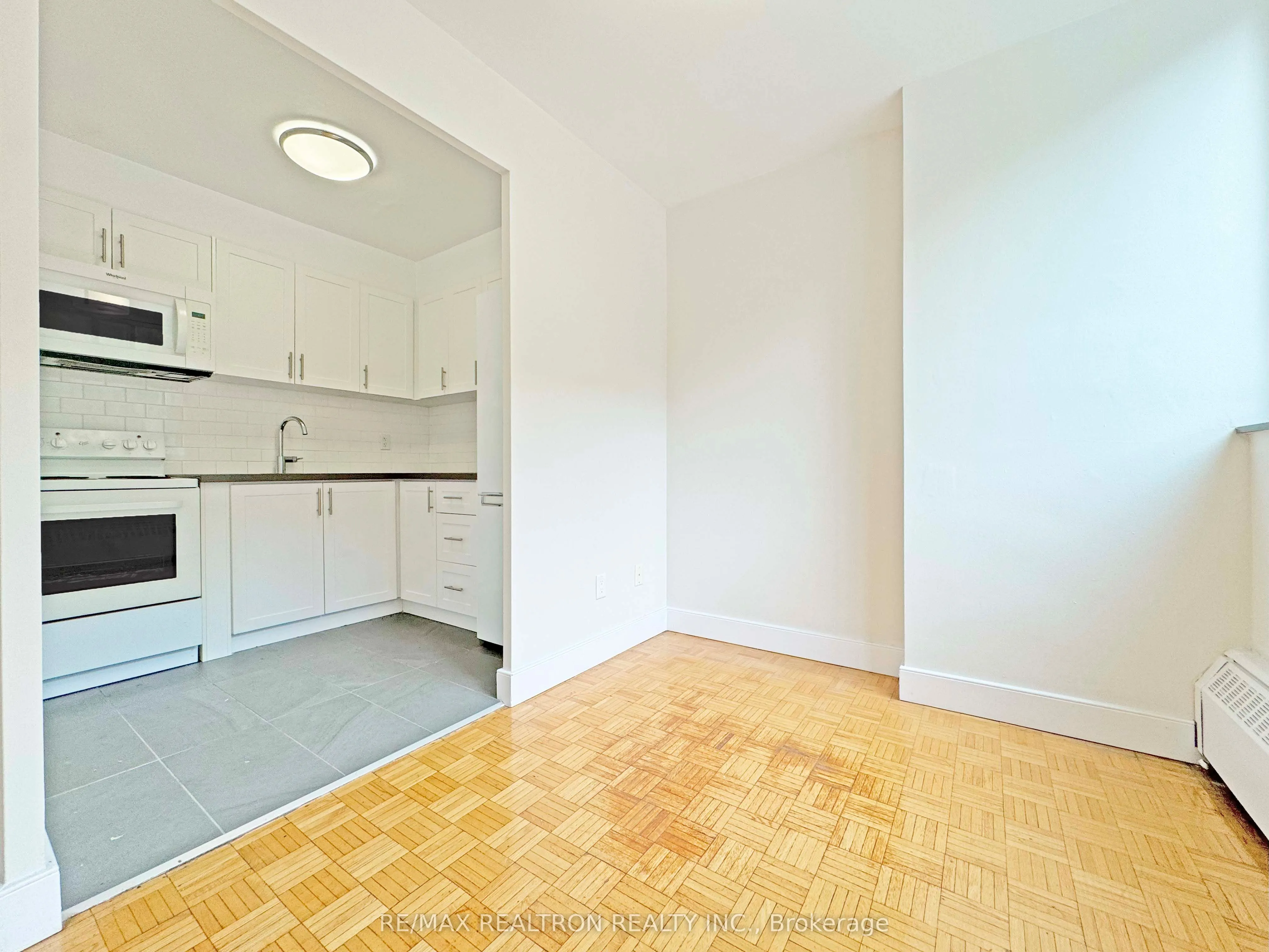 10 Shallmar Boulevard, #205