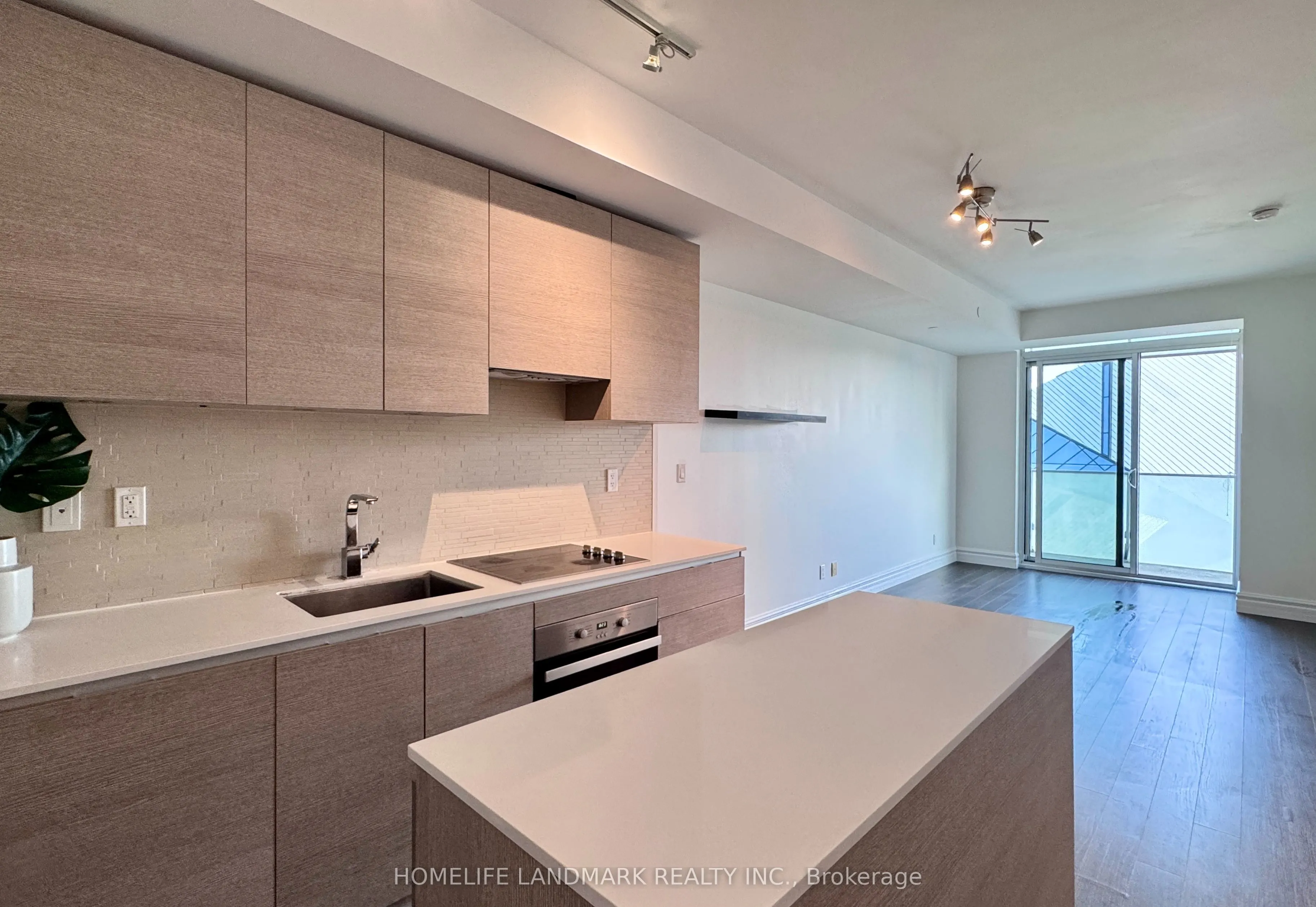 200 Bloor Street W, #702