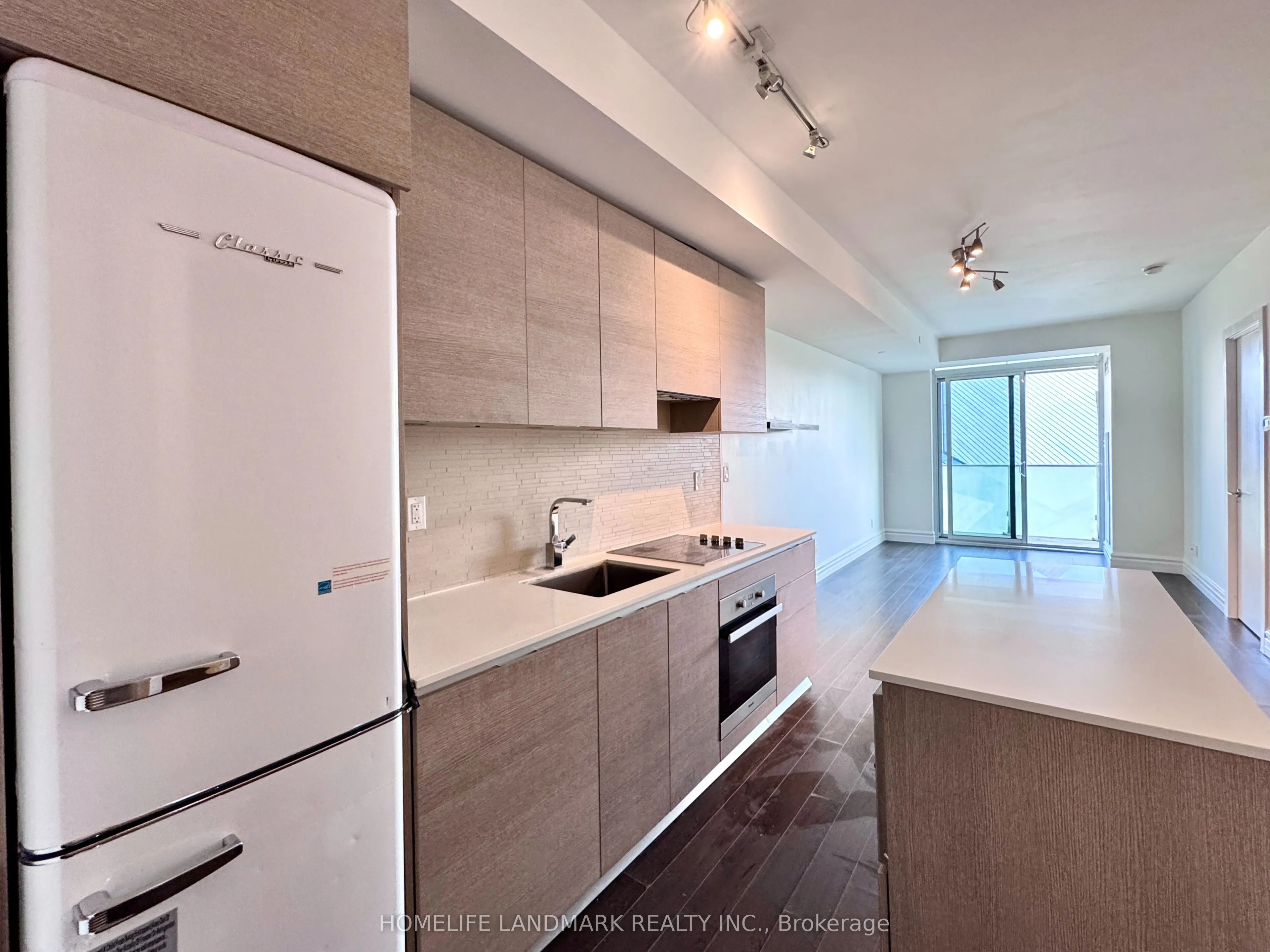 200 Bloor Street W, #702
