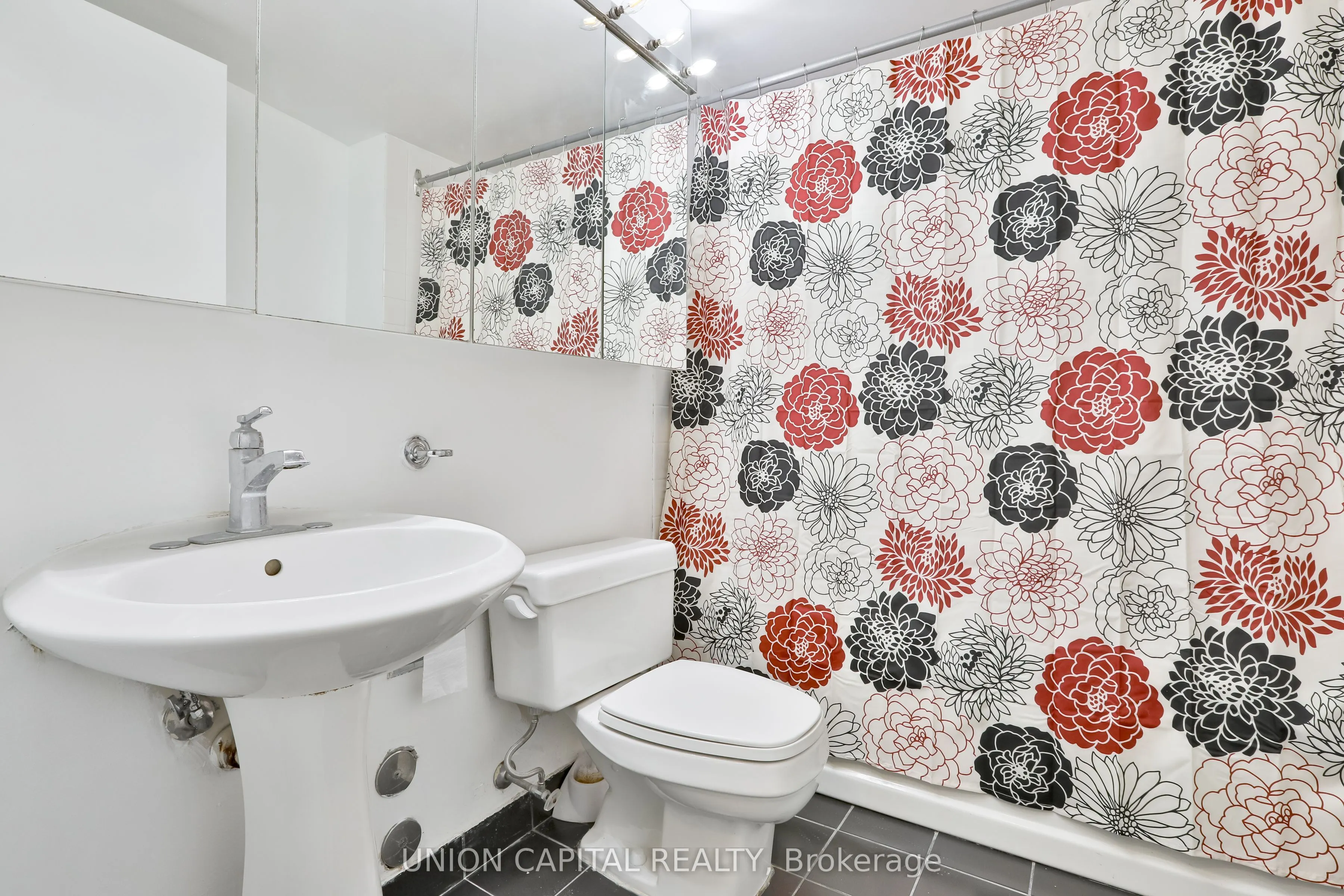 1055 Bay Street, #2209