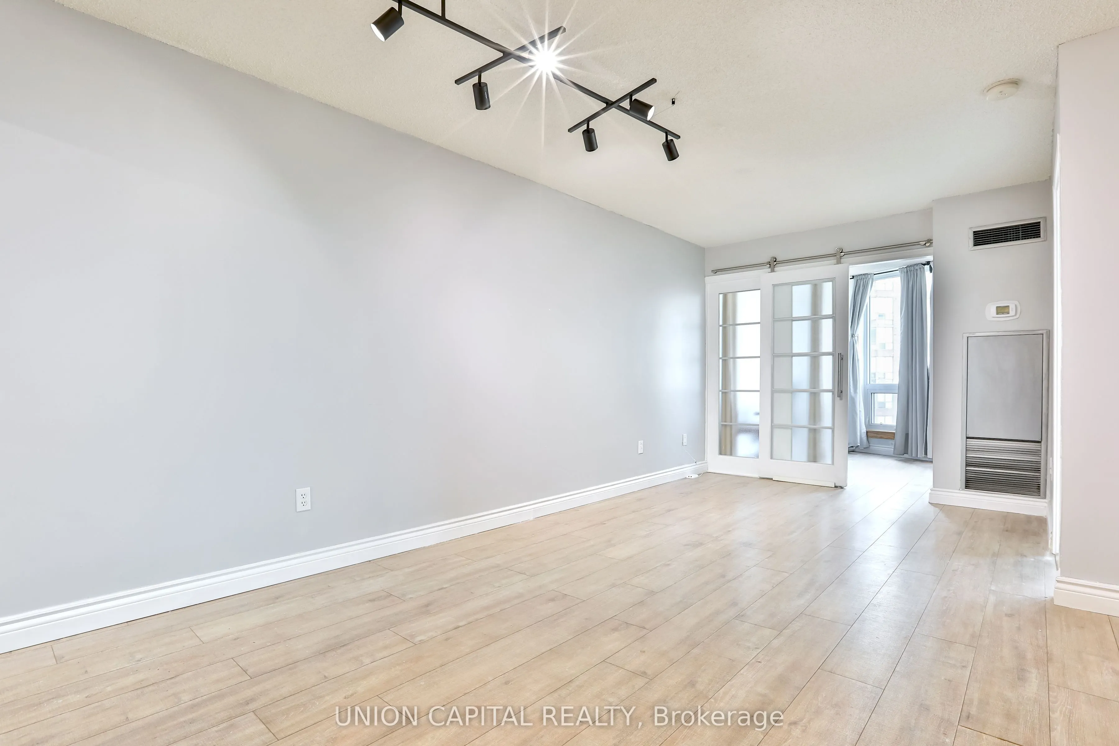 1055 Bay Street, #2209