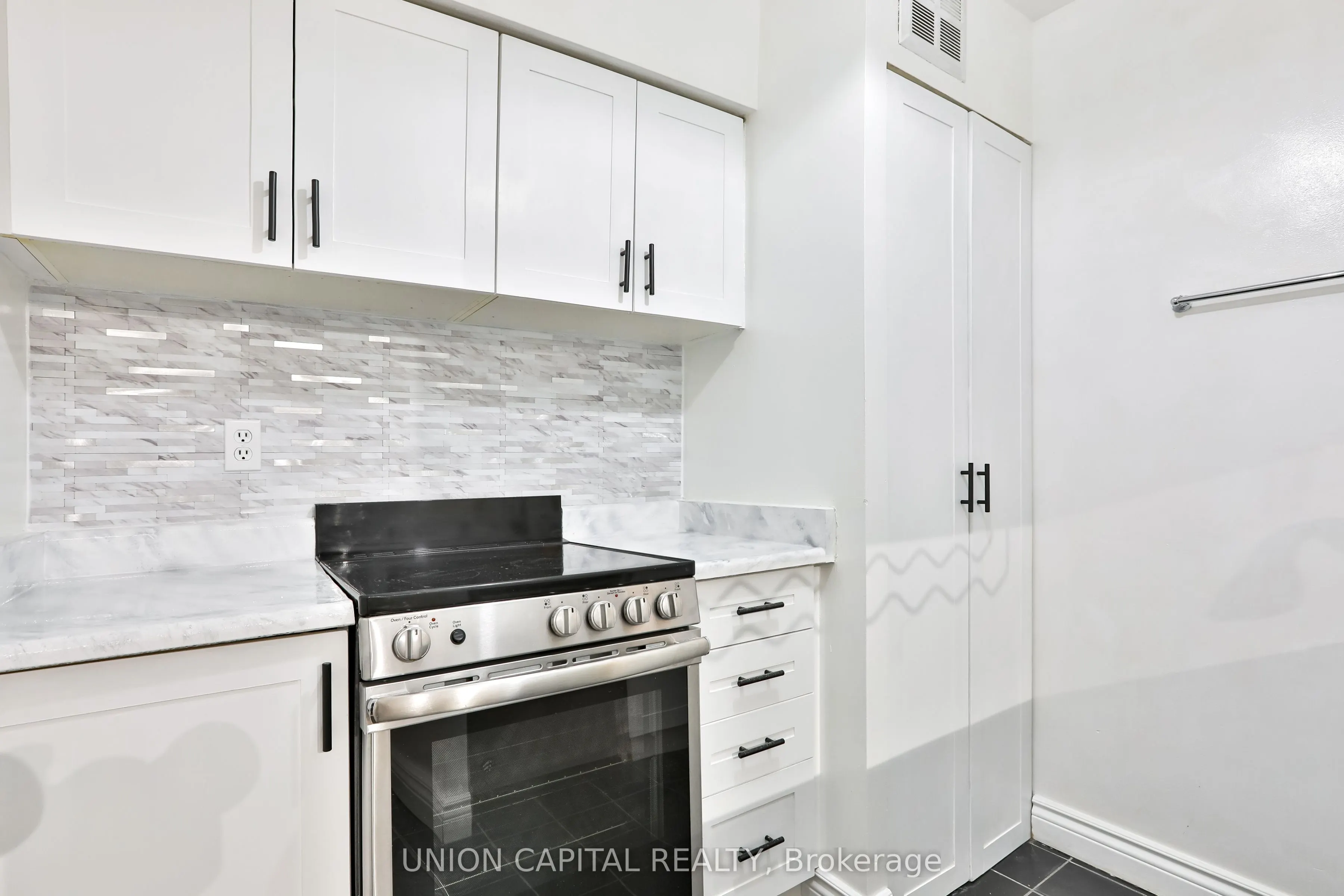 1055 Bay Street, #2209