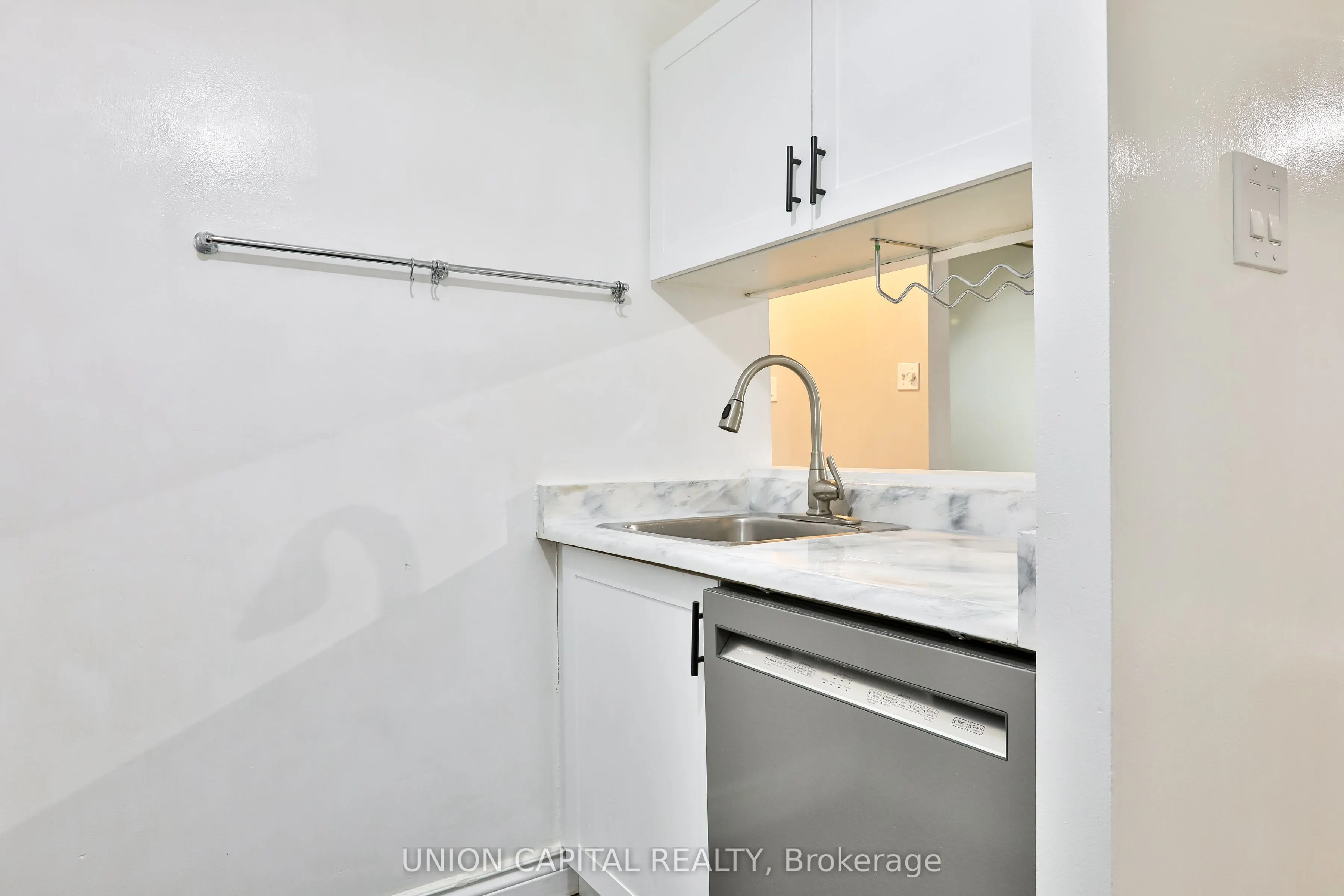 1055 Bay Street, #2209